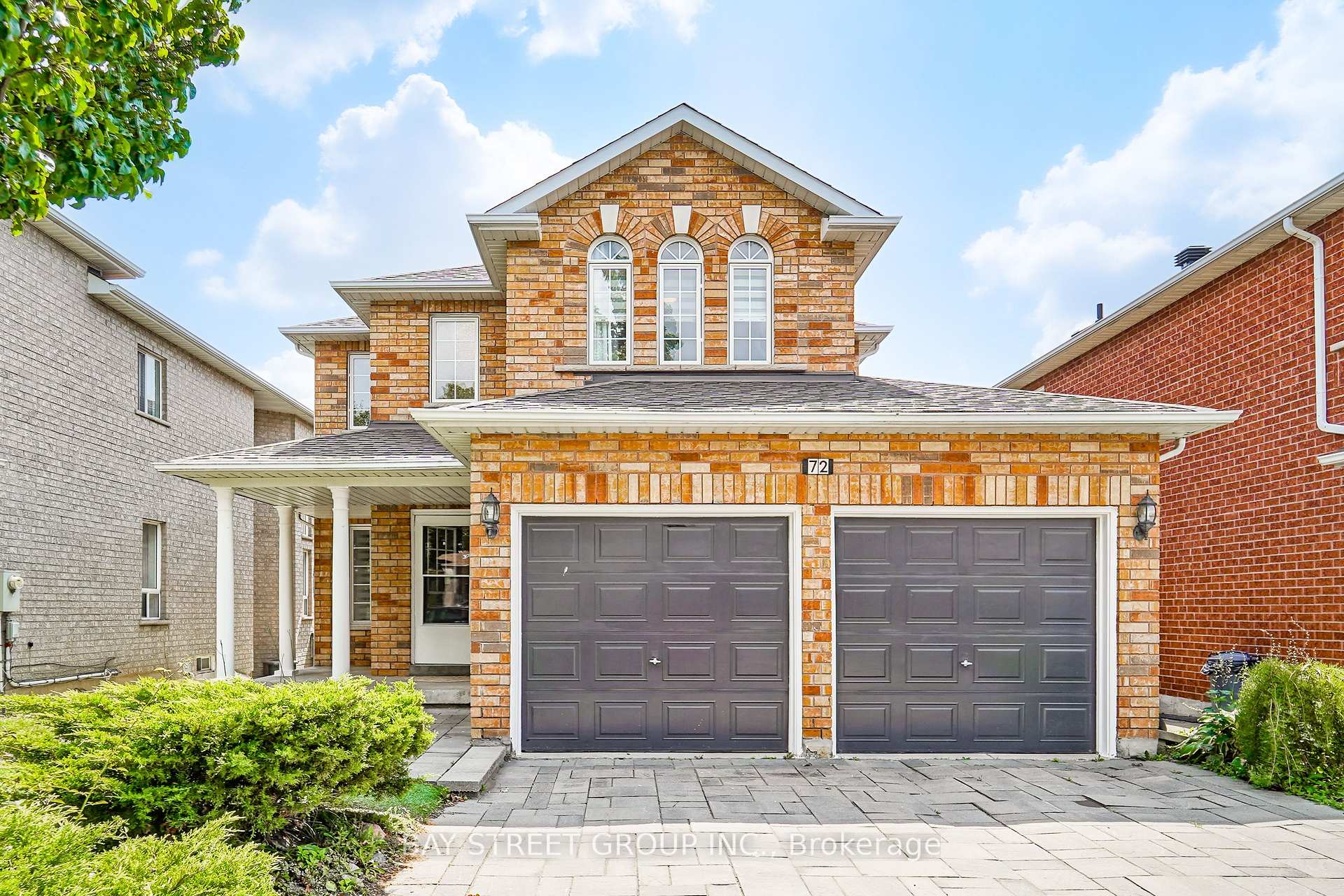 Photo 4 of 72 Purcell Crescent, Vaughan, Maple — HOMEH