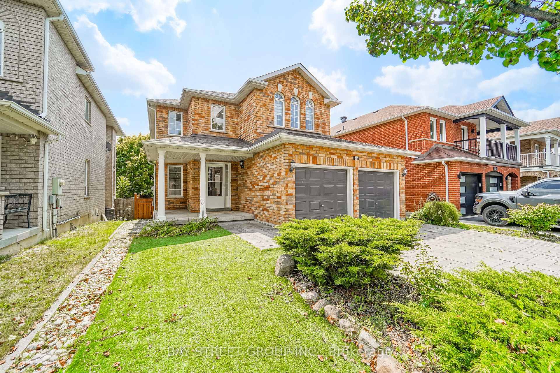 Photo 6 of 72 Purcell Crescent, Vaughan, Maple — HOMEH