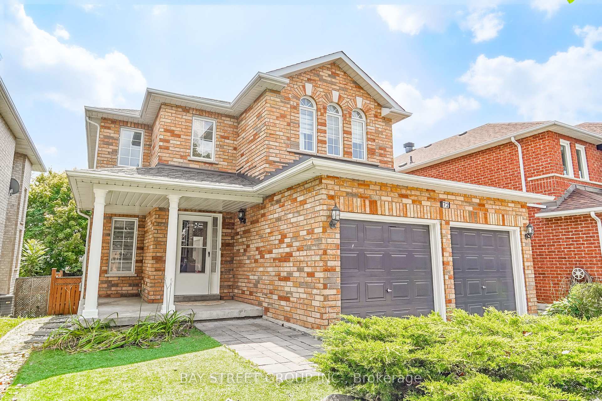 Photo 7 of 72 Purcell Crescent, Vaughan, Maple — HOMEH