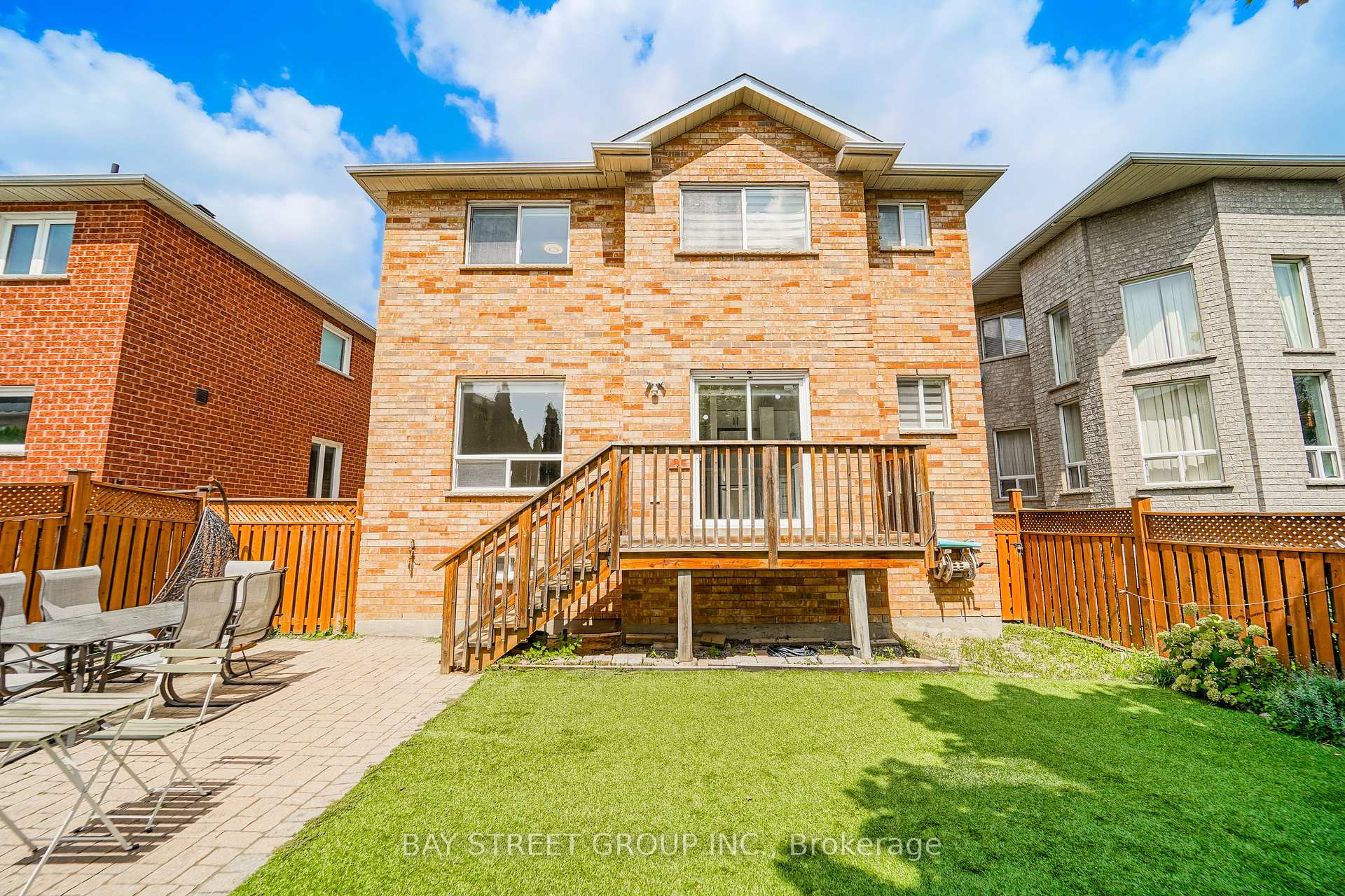 Photo 9 of 72 Purcell Crescent, Vaughan, Maple — HOMEH