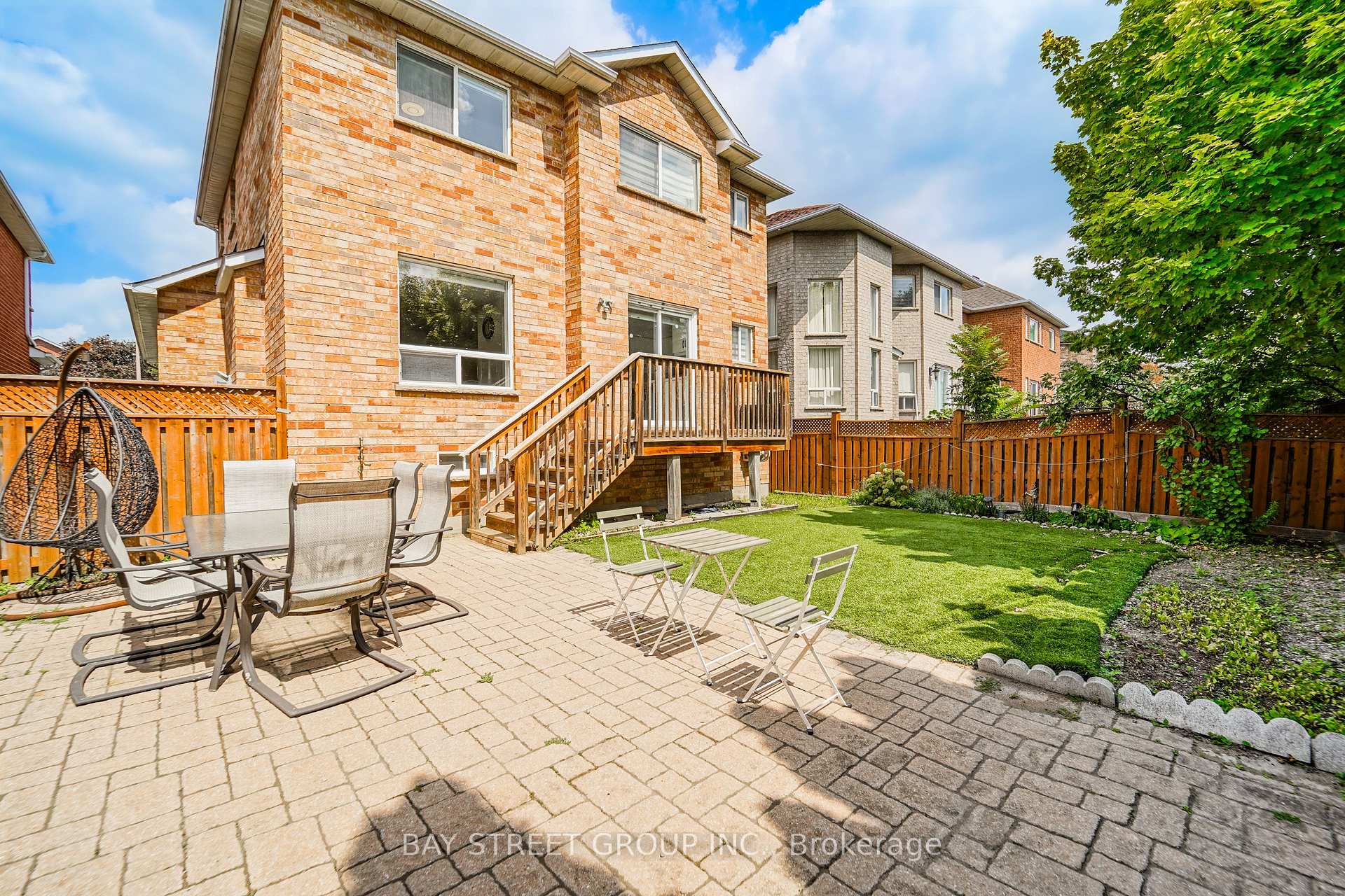 Photo 10 of 72 Purcell Crescent, Vaughan, Maple — HOMEH