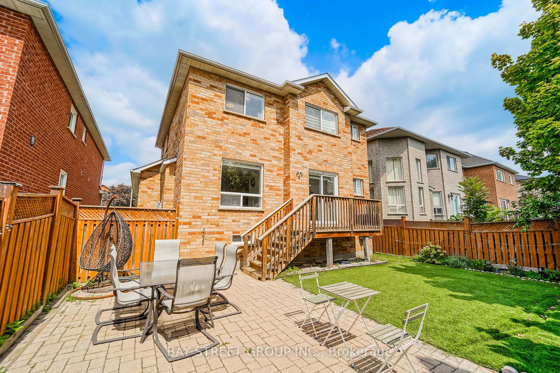 Photo 11 of 72 Purcell Crescent, Vaughan, Maple — HOMEH