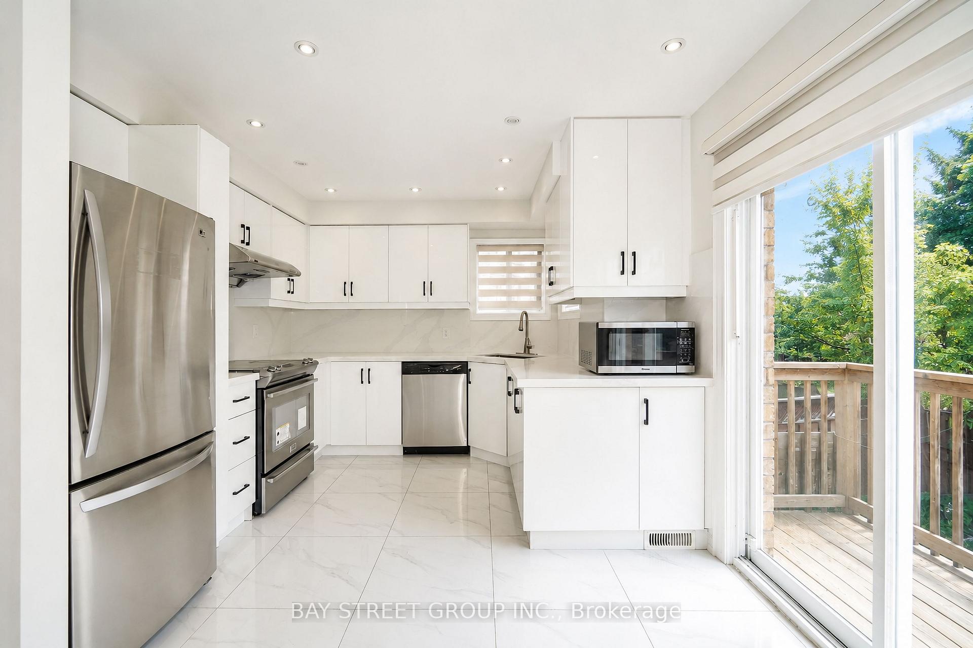 Photo 14 of 72 Purcell Crescent, Vaughan, Maple — HOMEH