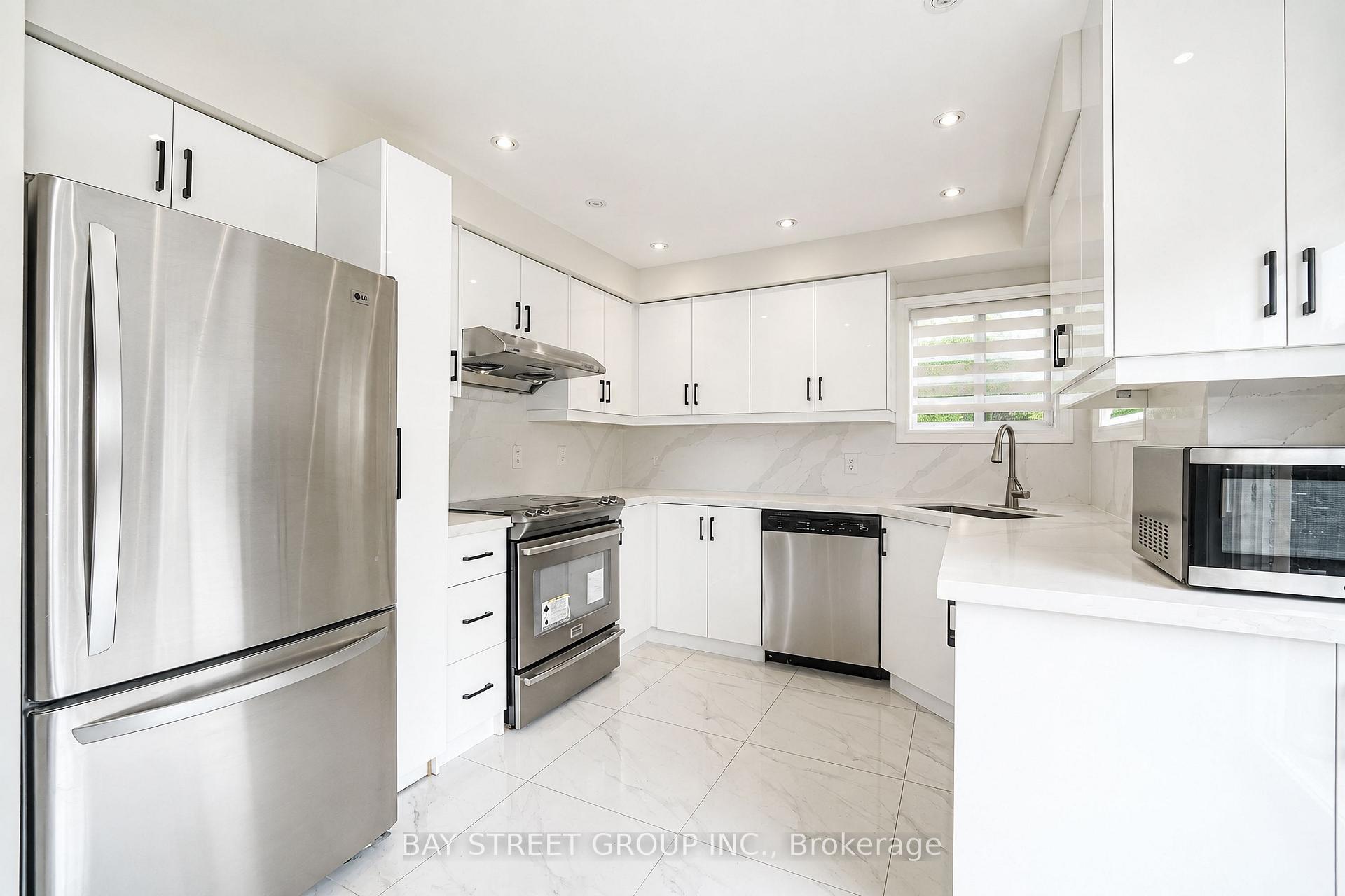 Photo 15 of 72 Purcell Crescent, Vaughan, Maple — HOMEH
