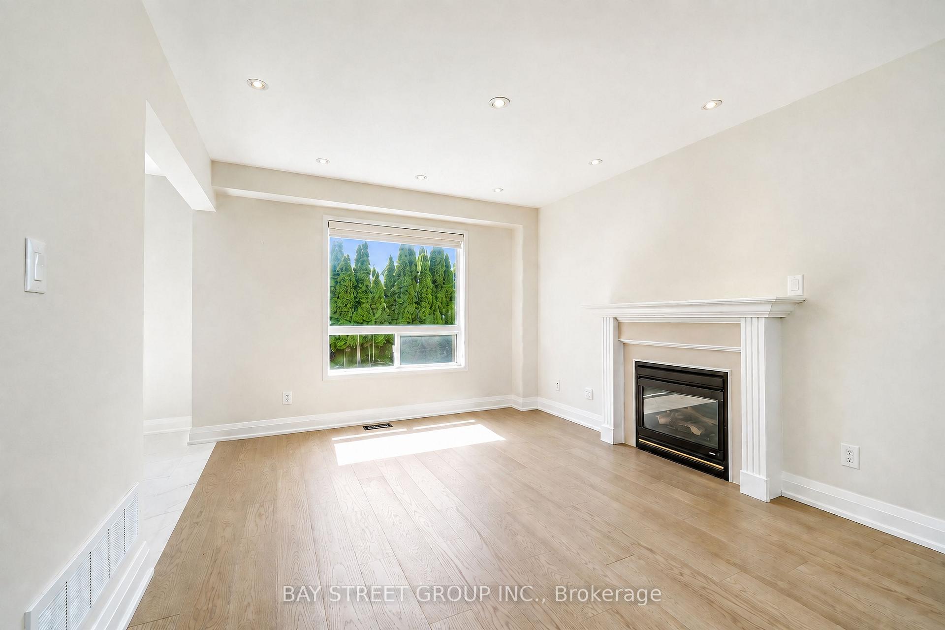 Photo 18 of 72 Purcell Crescent, Vaughan, Maple — HOMEH