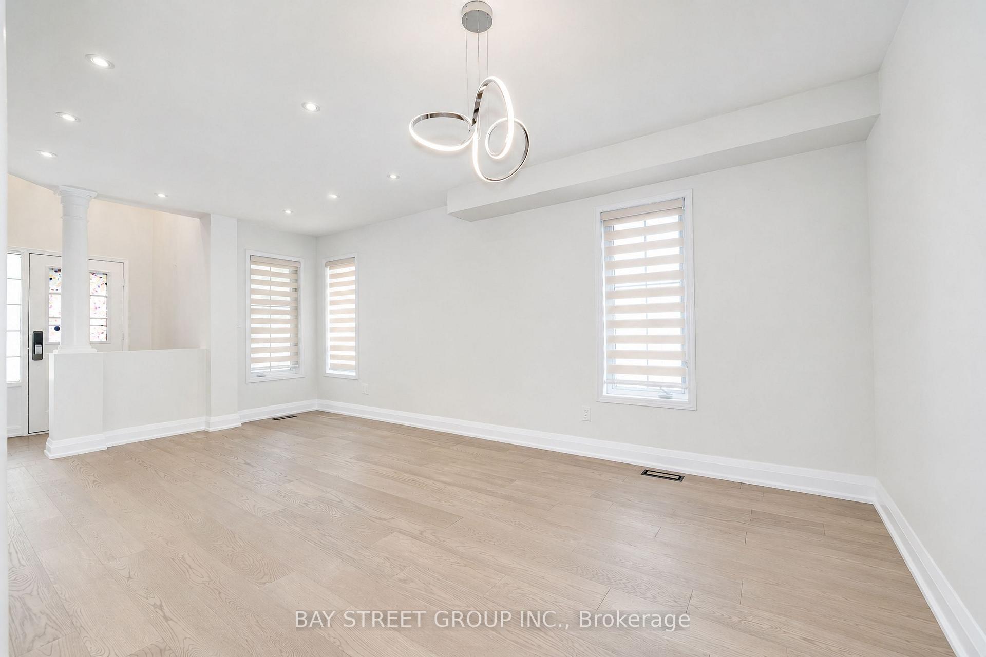Photo 23 of 72 Purcell Crescent, Vaughan, Maple — HOMEH