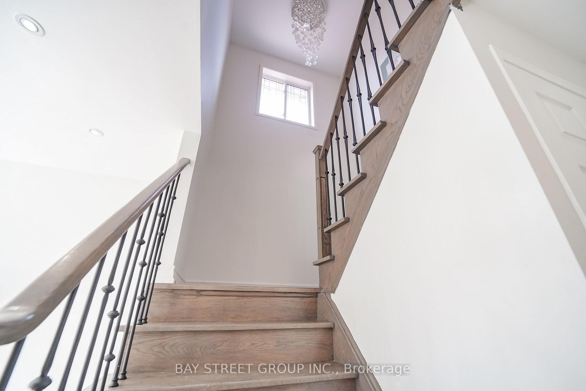 Photo 25 of 72 Purcell Crescent, Vaughan, Maple — HOMEH
