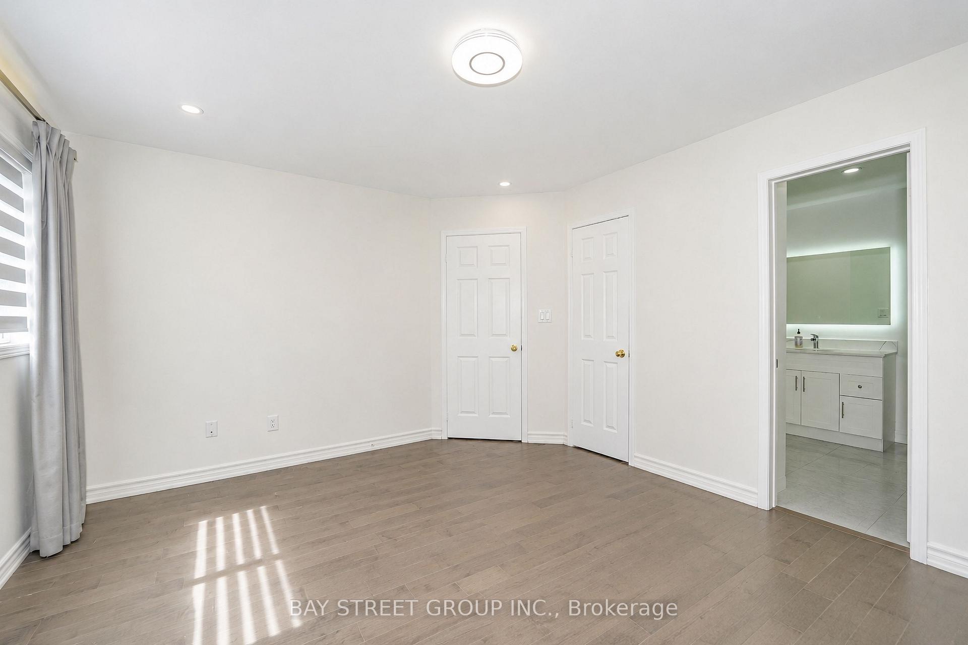Photo 34 of 72 Purcell Crescent, Vaughan, Maple — HOMEH