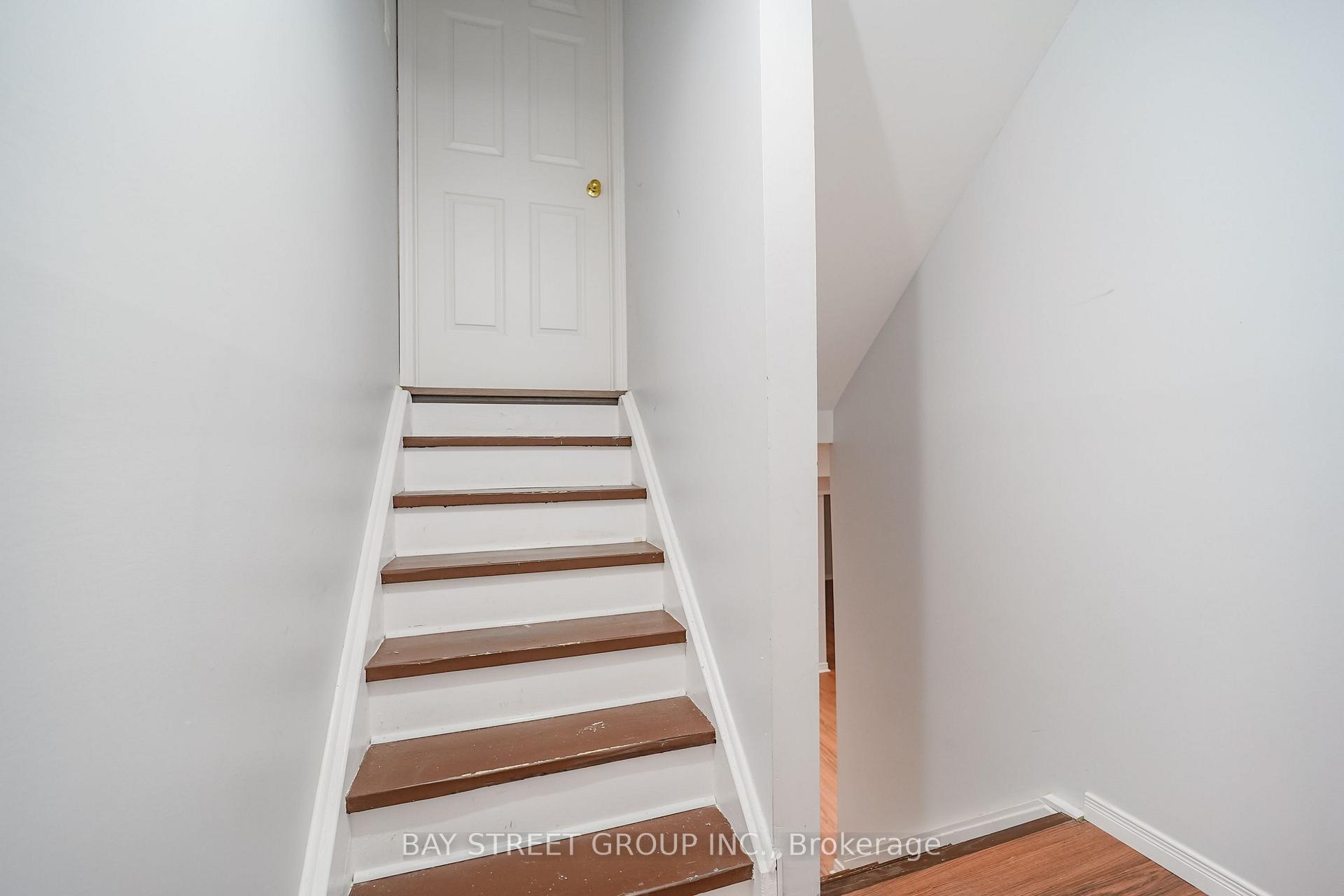 Photo 39 of 72 Purcell Crescent, Vaughan, Maple — HOMEH
