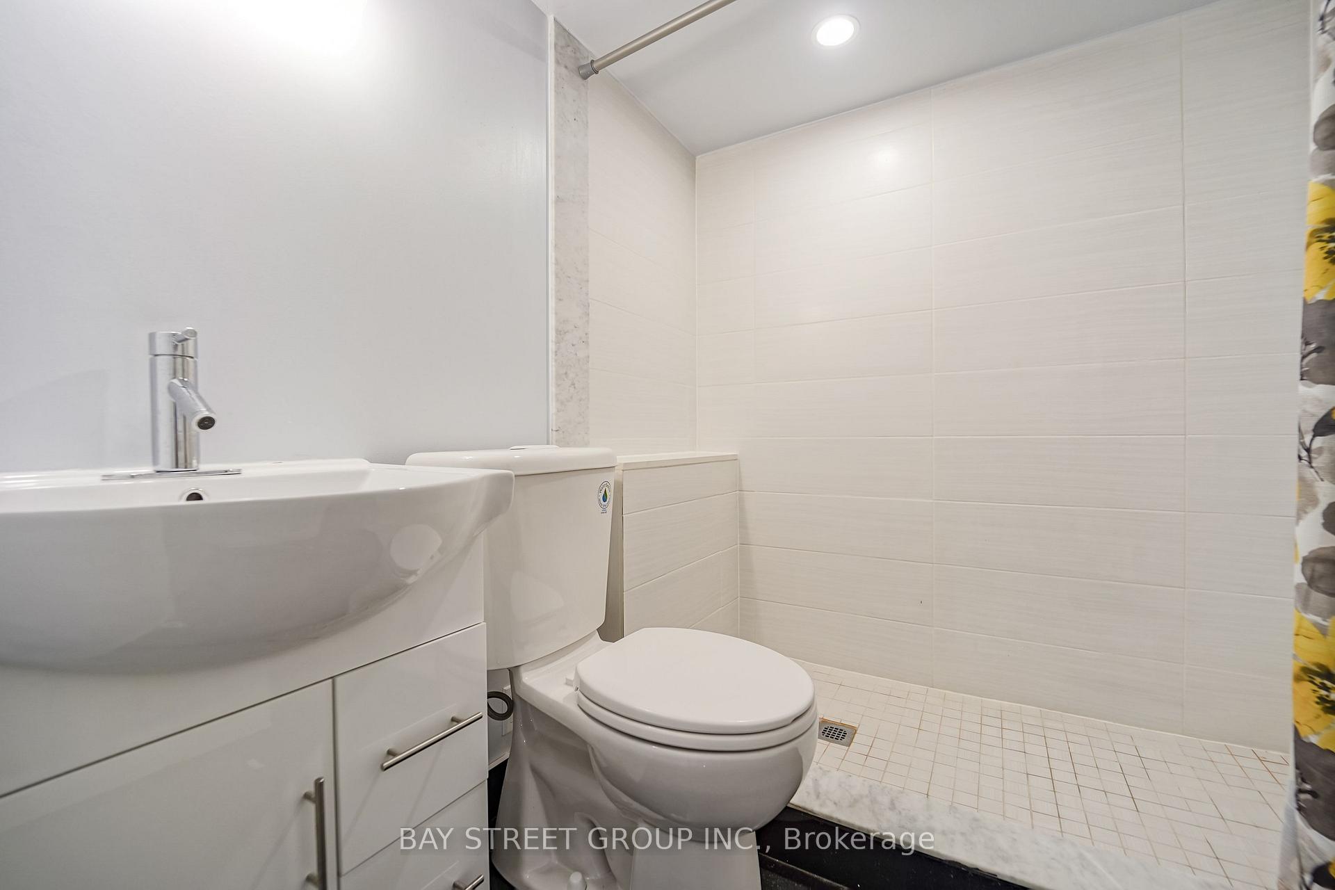 Photo 45 of 72 Purcell Crescent, Vaughan, Maple — HOMEH