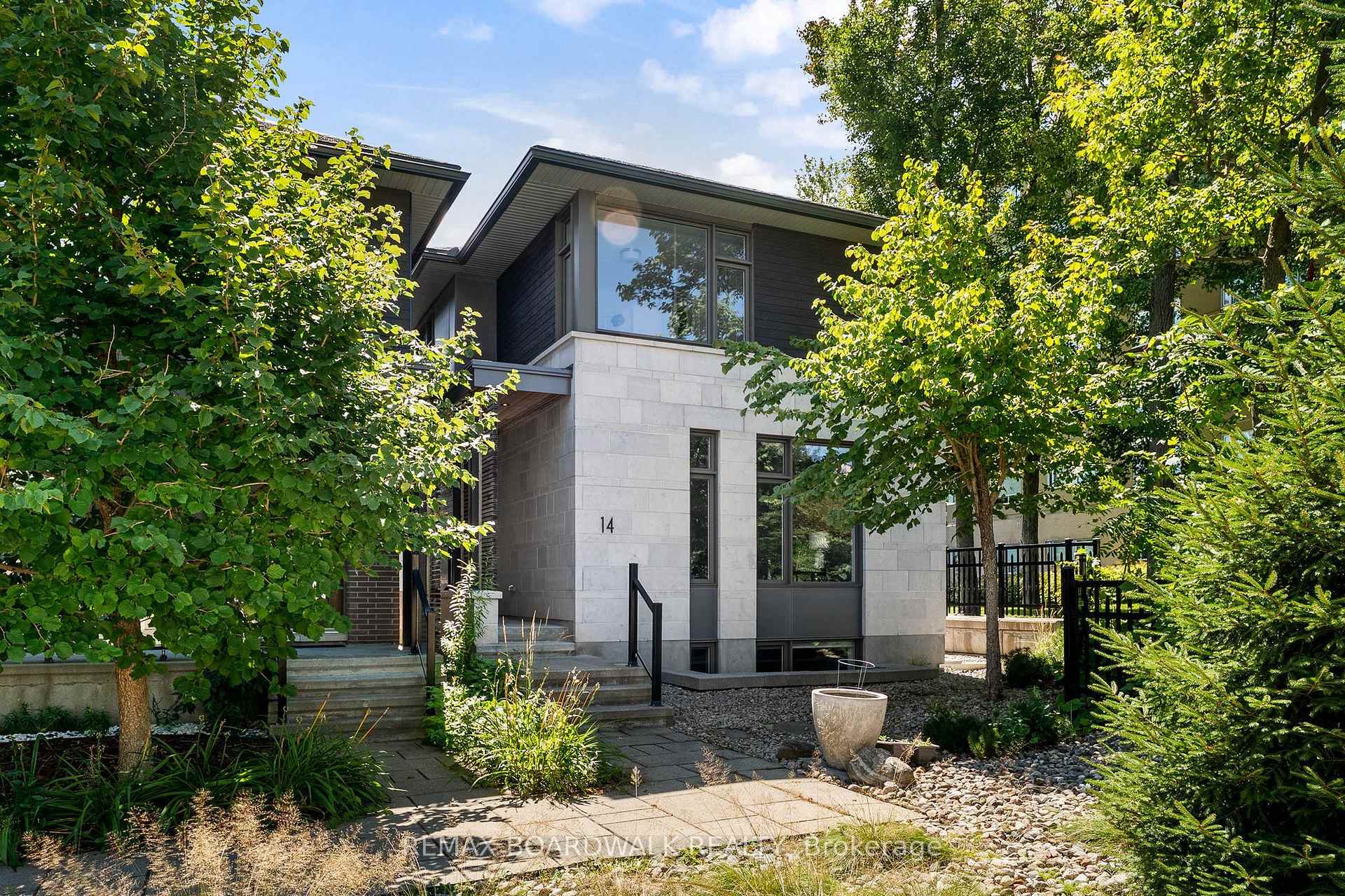 Photo 1 of 14 Philosopher Private, Ottawa, Ottawa East — HOMEH