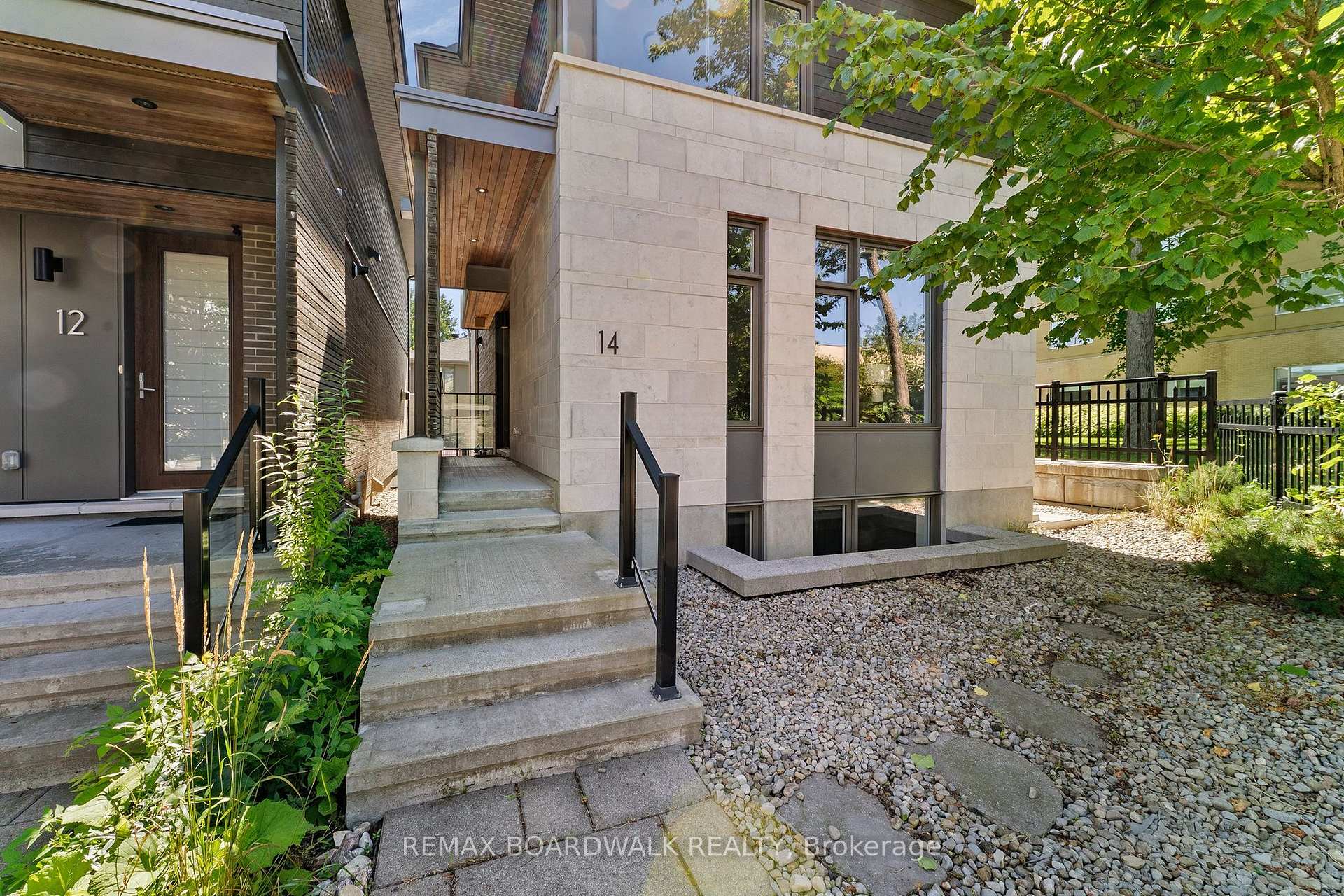 Photo 2 of 14 Philosopher Private, Ottawa, Ottawa East — HOMEH