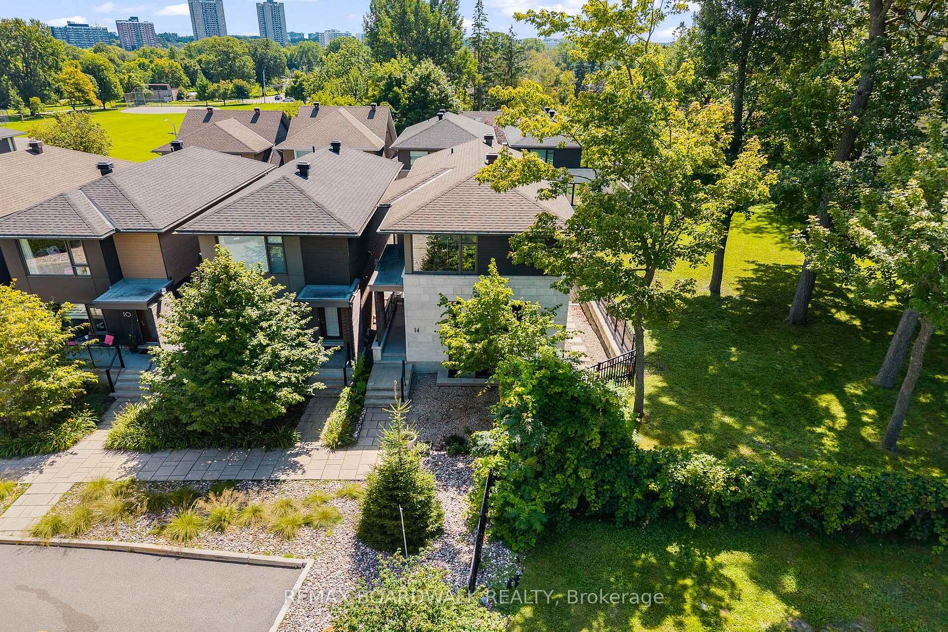 Photo 4 of 14 Philosopher Private, Ottawa, Ottawa East — HOMEH