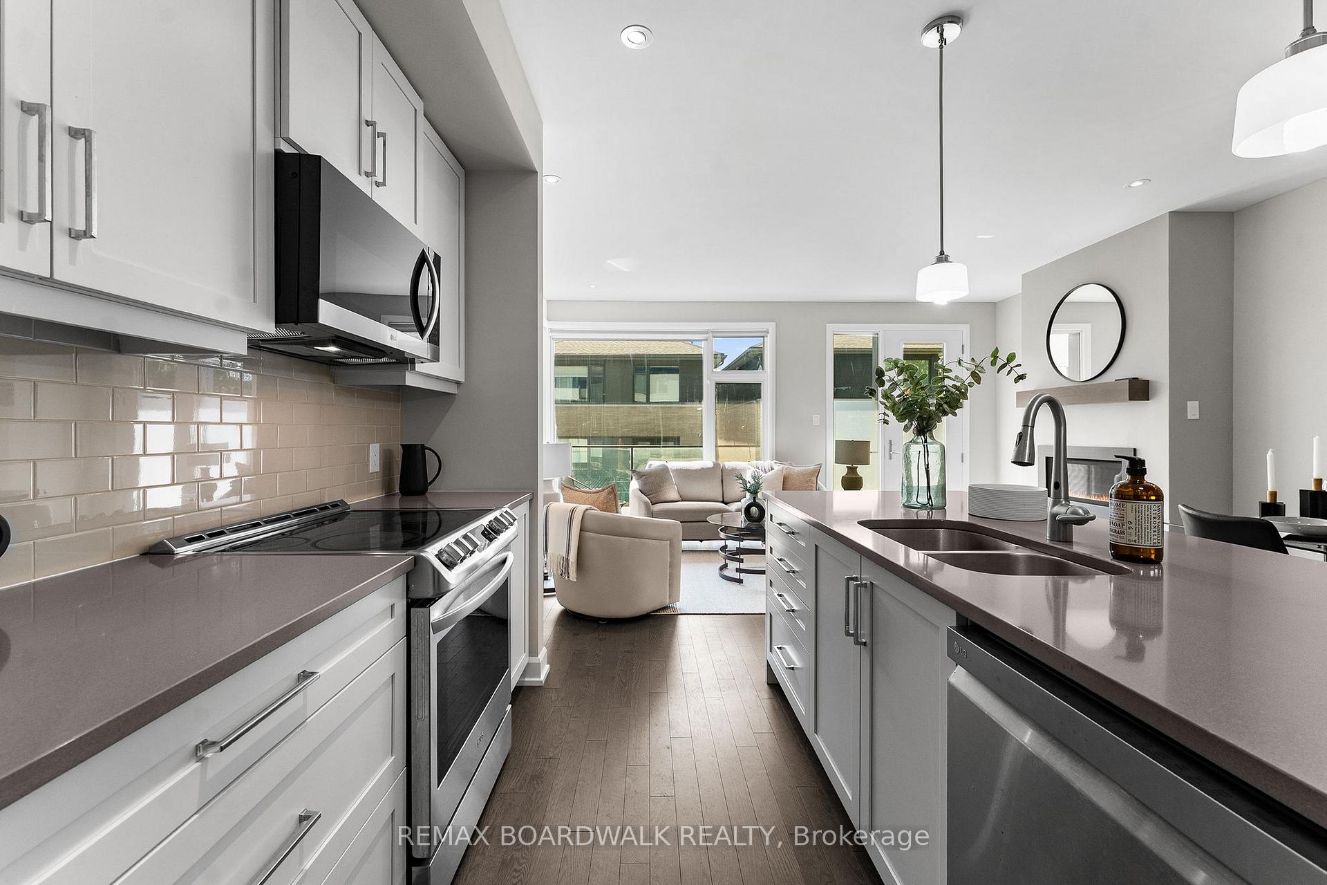 Photo 23 of 14 Philosopher Private, Ottawa, Ottawa East — HOMEH