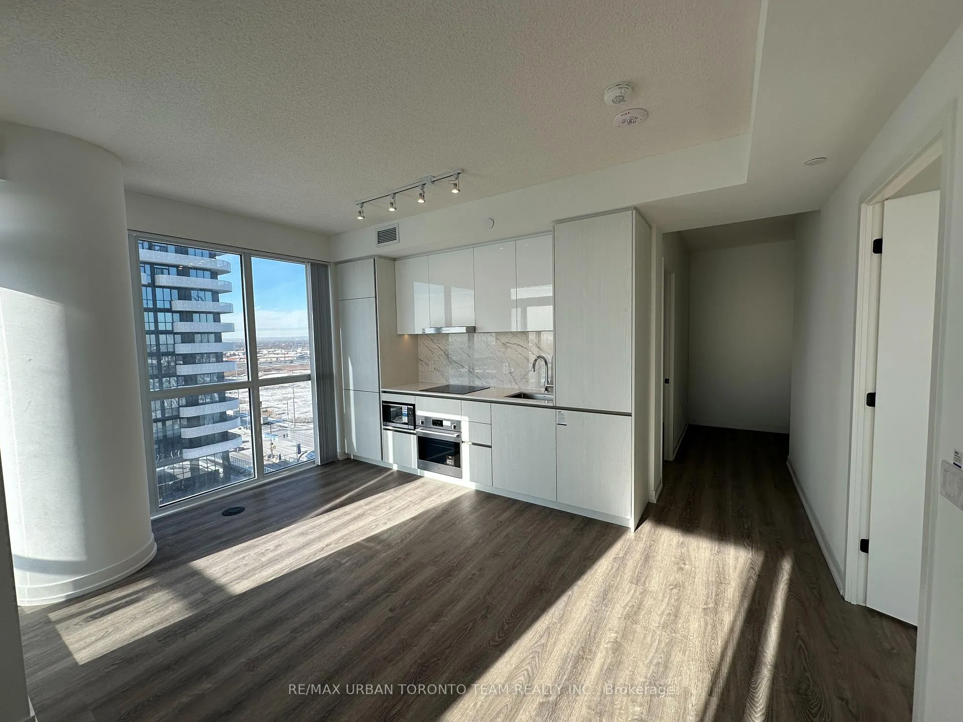 Photo 2 of Unit 1212, 8 Interchange Way, Vaughan, Vaughan Corporate Centre — HOMEH