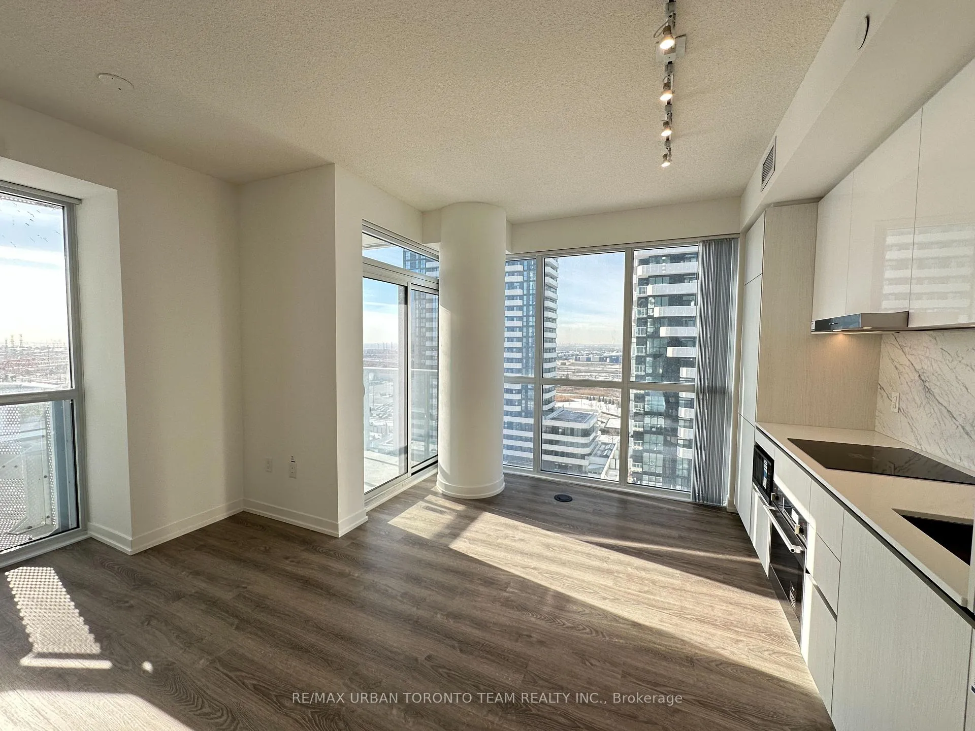 Photo 3 of Unit 1212, 8 Interchange Way, Vaughan, Vaughan Corporate Centre — HOMEH