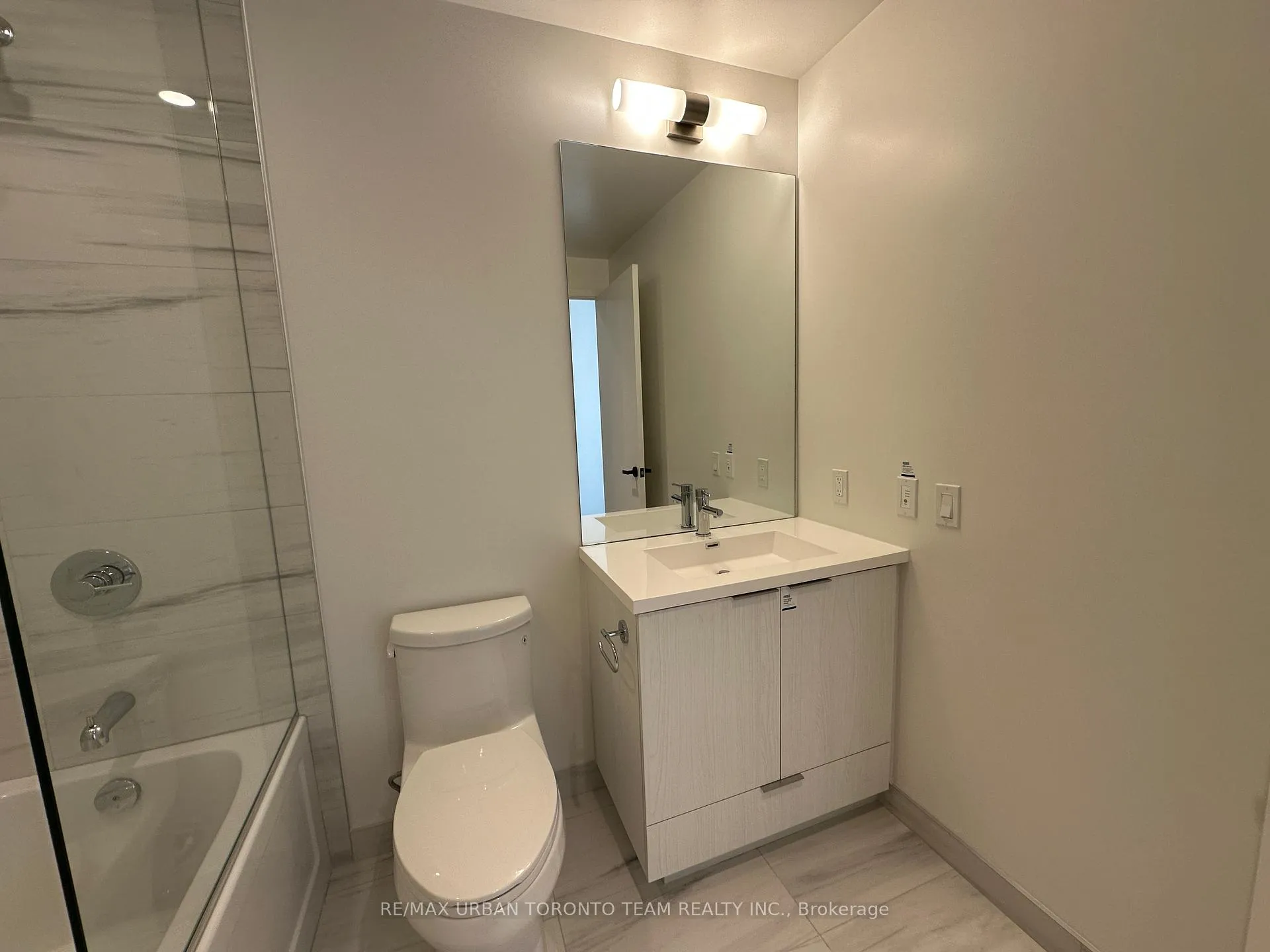 Photo 14 of Unit 1212, 8 Interchange Way, Vaughan, Vaughan Corporate Centre — HOMEH