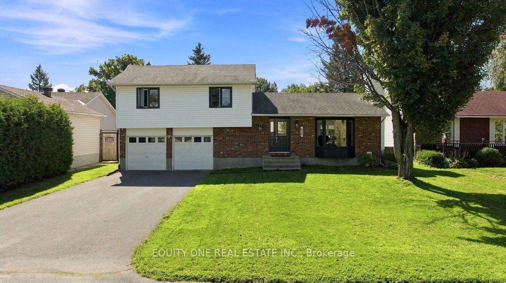 Photo 1 of 620 Loucks Drive, Russell, Village of Russell — HOMEH