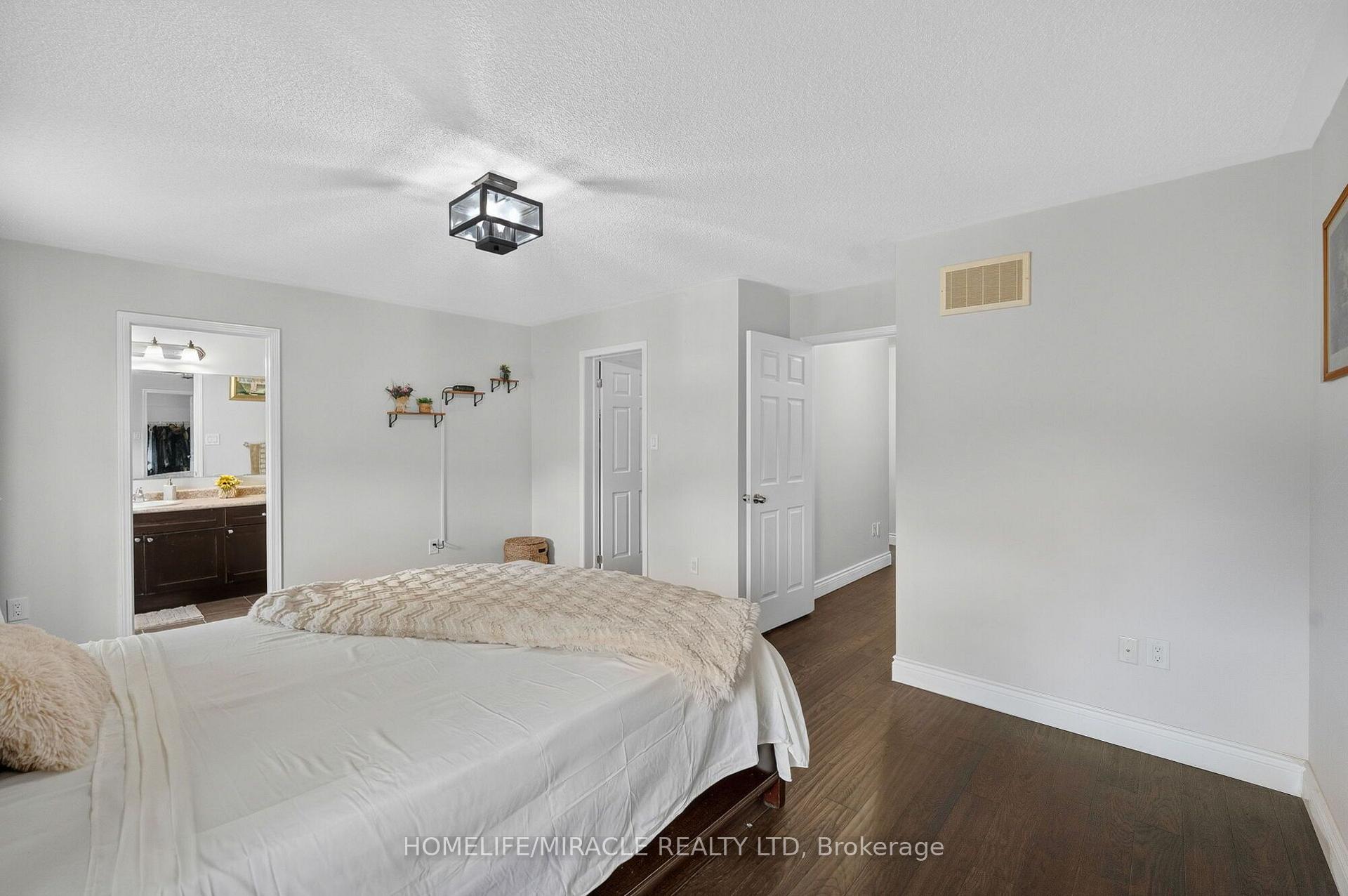 Photo 5 of 452 Tyrone Crescent, Milton, Willmott — HOMEH