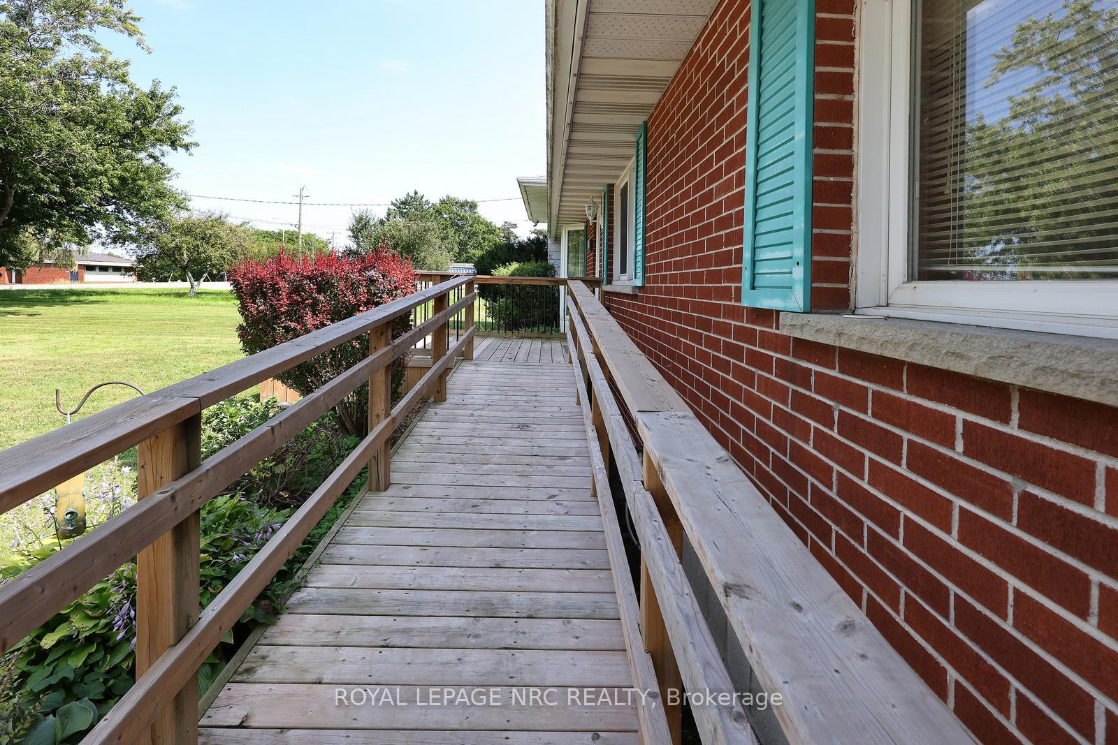 Photo 4 of 513 Ridge Road W, Grimsby, Grimsby Escarpment — HOMEH