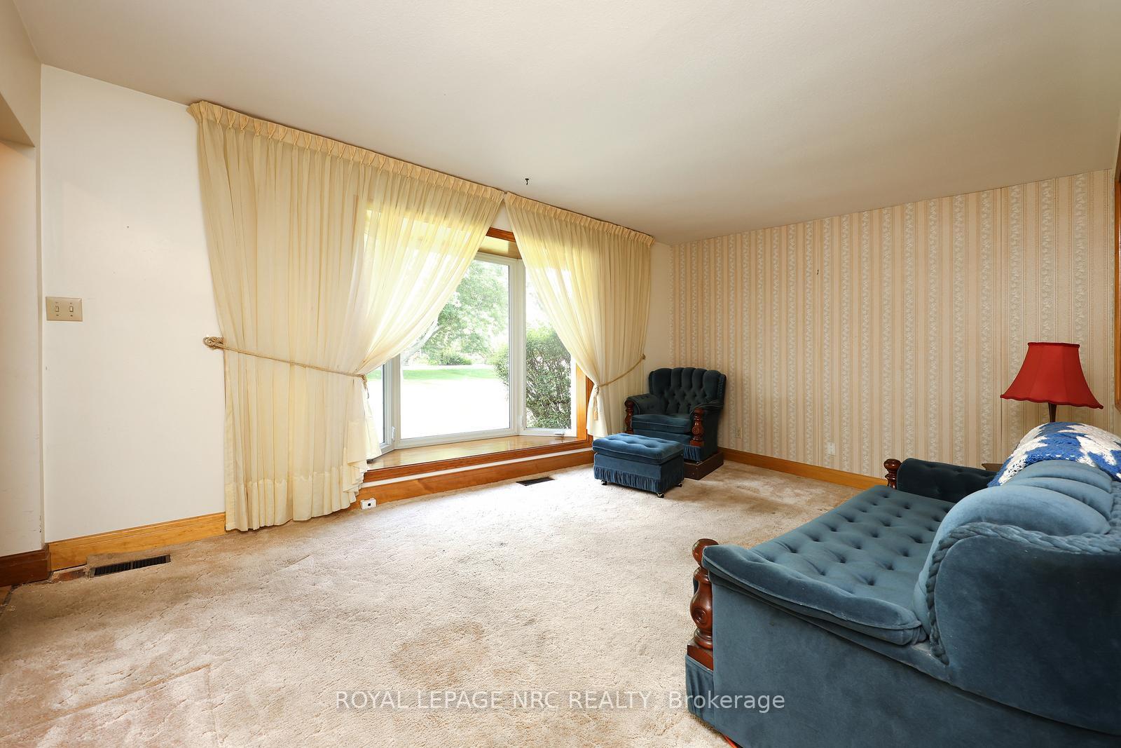Photo 8 of 513 Ridge Road W, Grimsby, Grimsby Escarpment — HOMEH