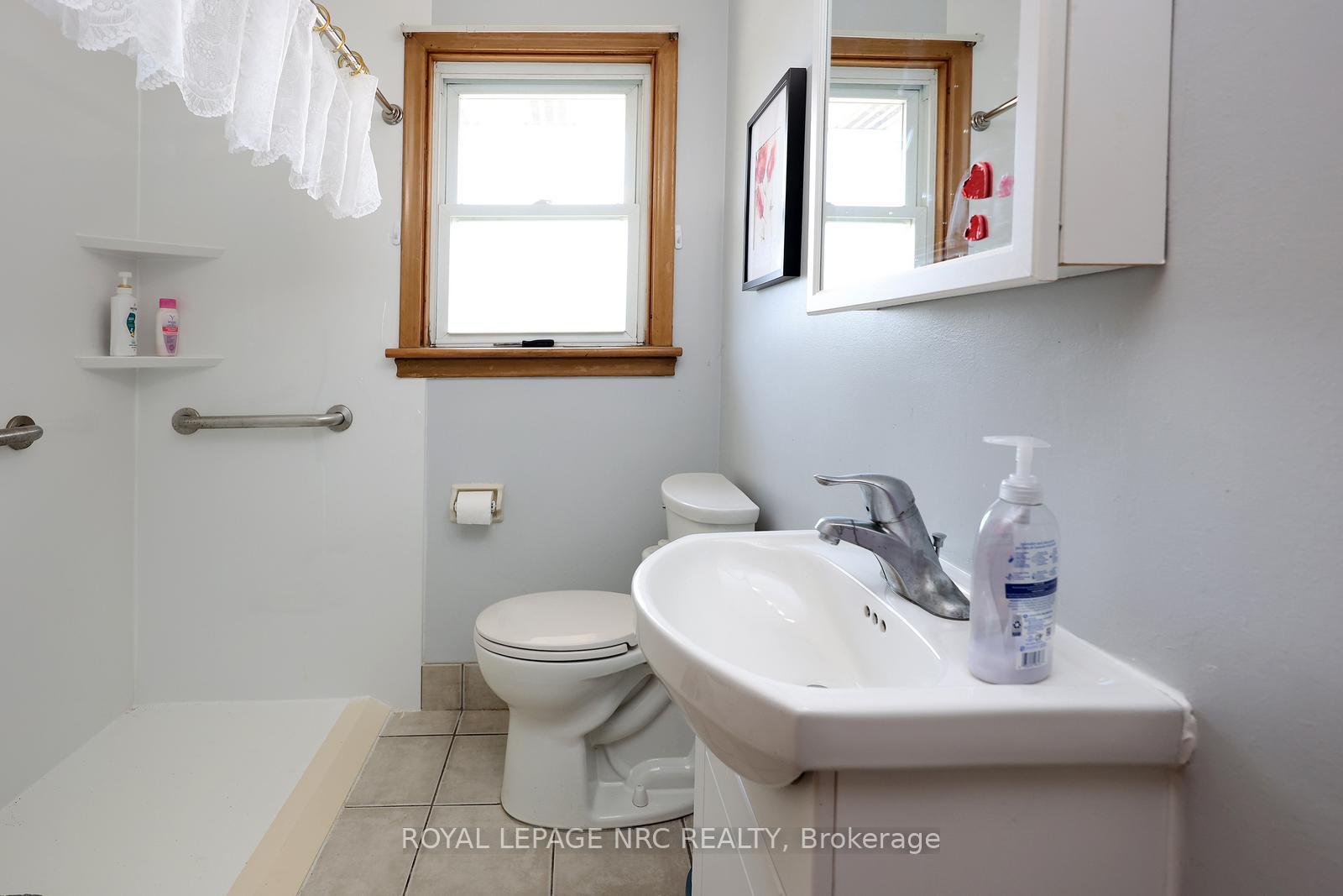 Photo 20 of 513 Ridge Road W, Grimsby, Grimsby Escarpment — HOMEH