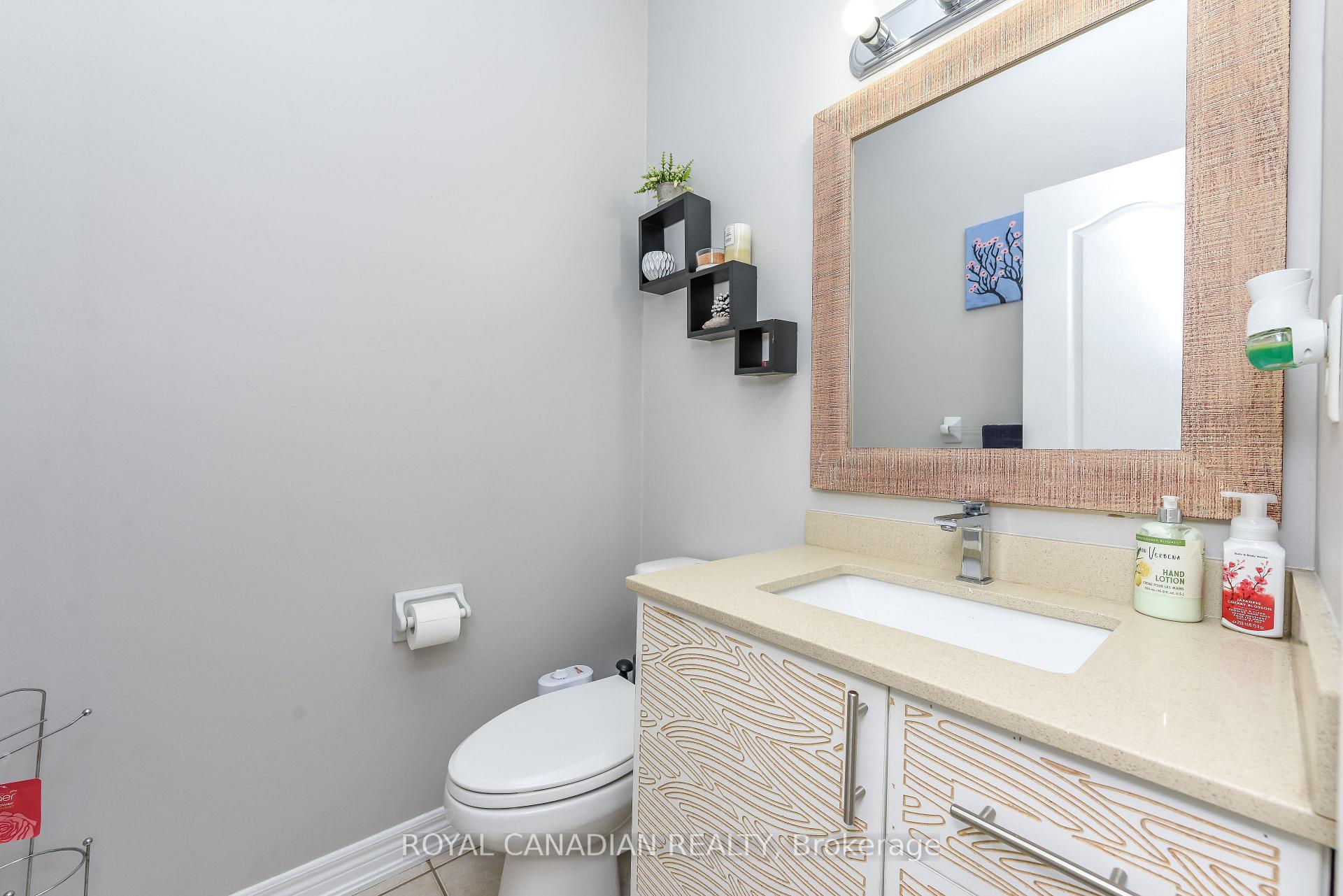 Photo 17 of 29 Dewside Drive, Brampton, Sandringham-Wellington — HOMEH
