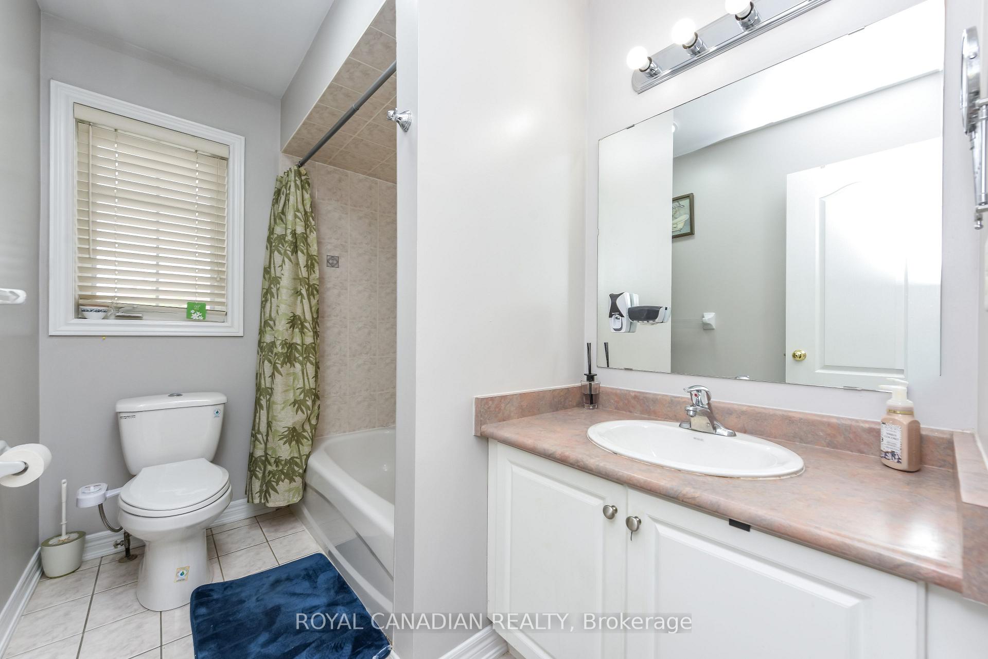 Photo 21 of 29 Dewside Drive, Brampton, Sandringham-Wellington — HOMEH