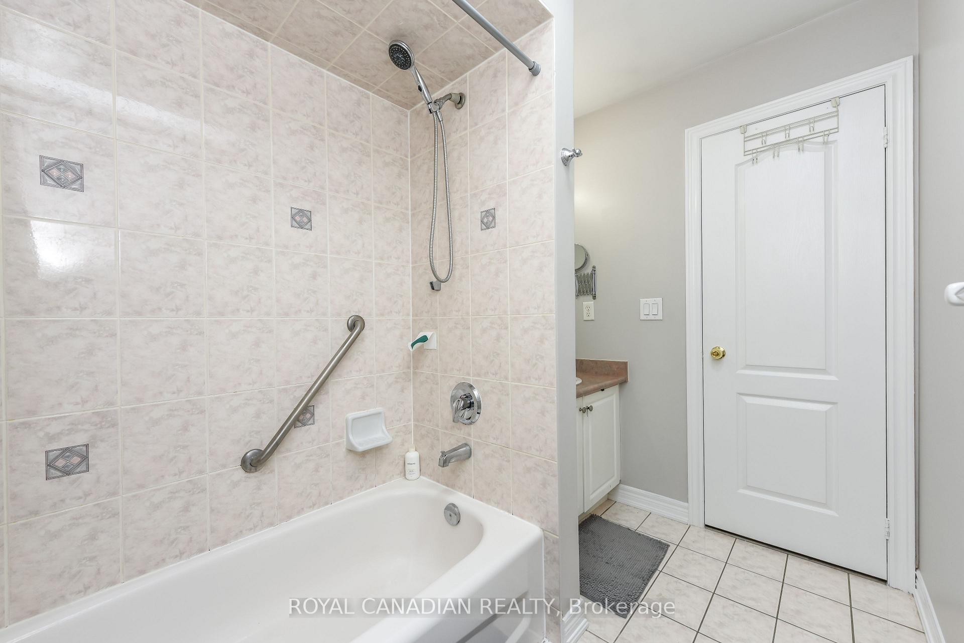 Photo 22 of 29 Dewside Drive, Brampton, Sandringham-Wellington — HOMEH