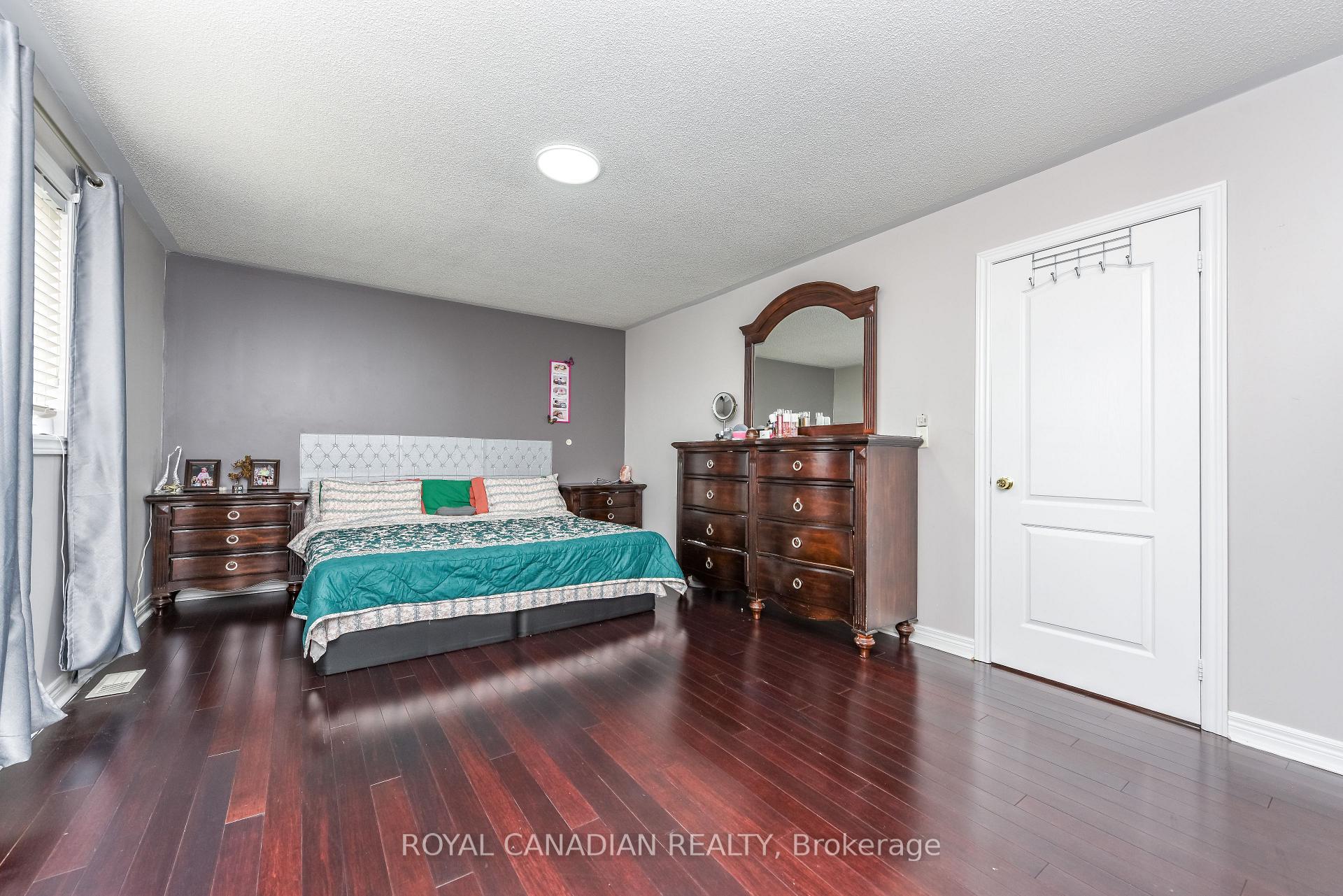 Photo 25 of 29 Dewside Drive, Brampton, Sandringham-Wellington — HOMEH