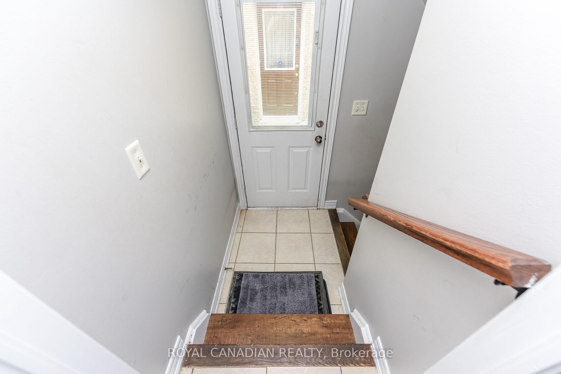 Photo 30 of 29 Dewside Drive, Brampton, Sandringham-Wellington — HOMEH
