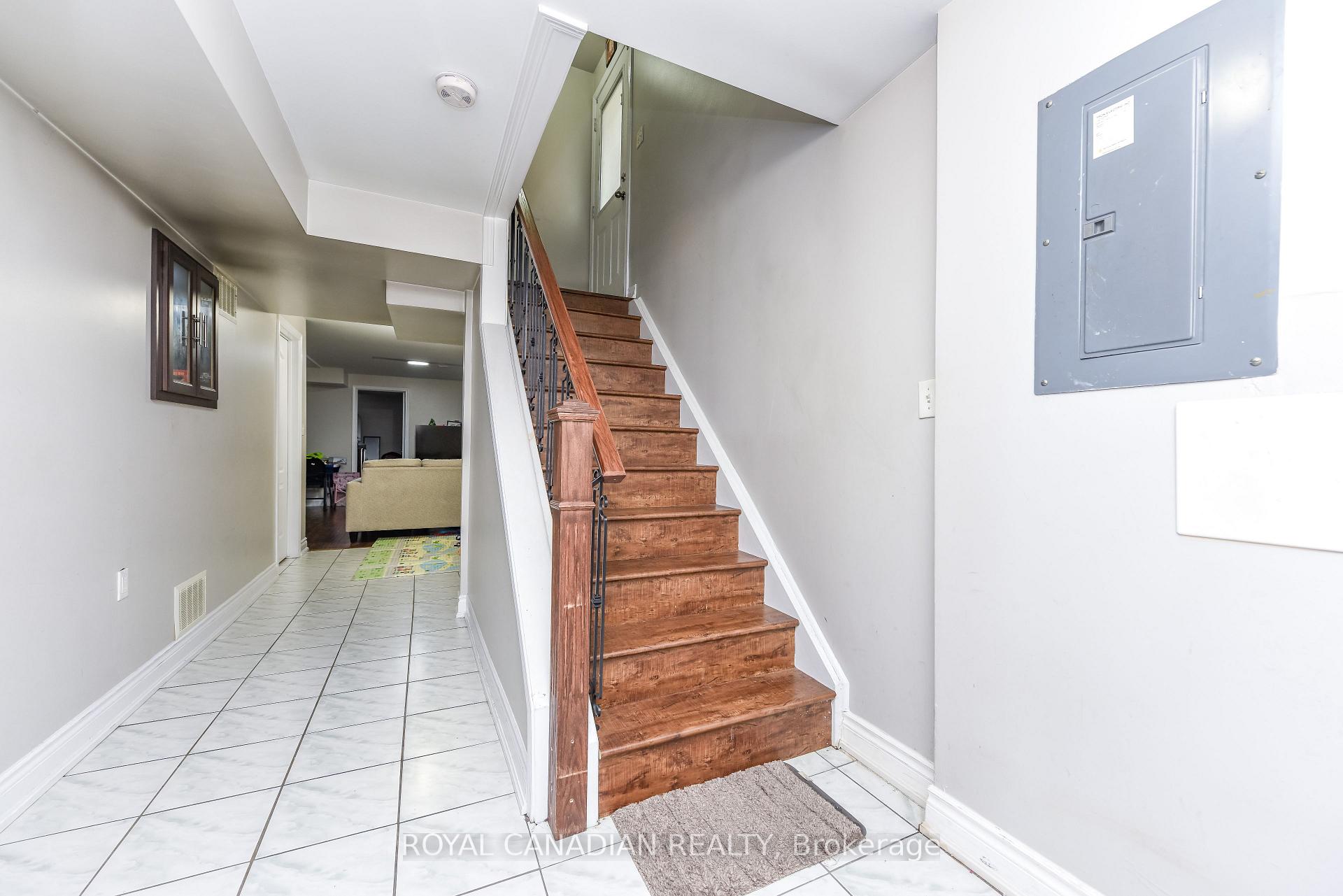 Photo 31 of 29 Dewside Drive, Brampton, Sandringham-Wellington — HOMEH