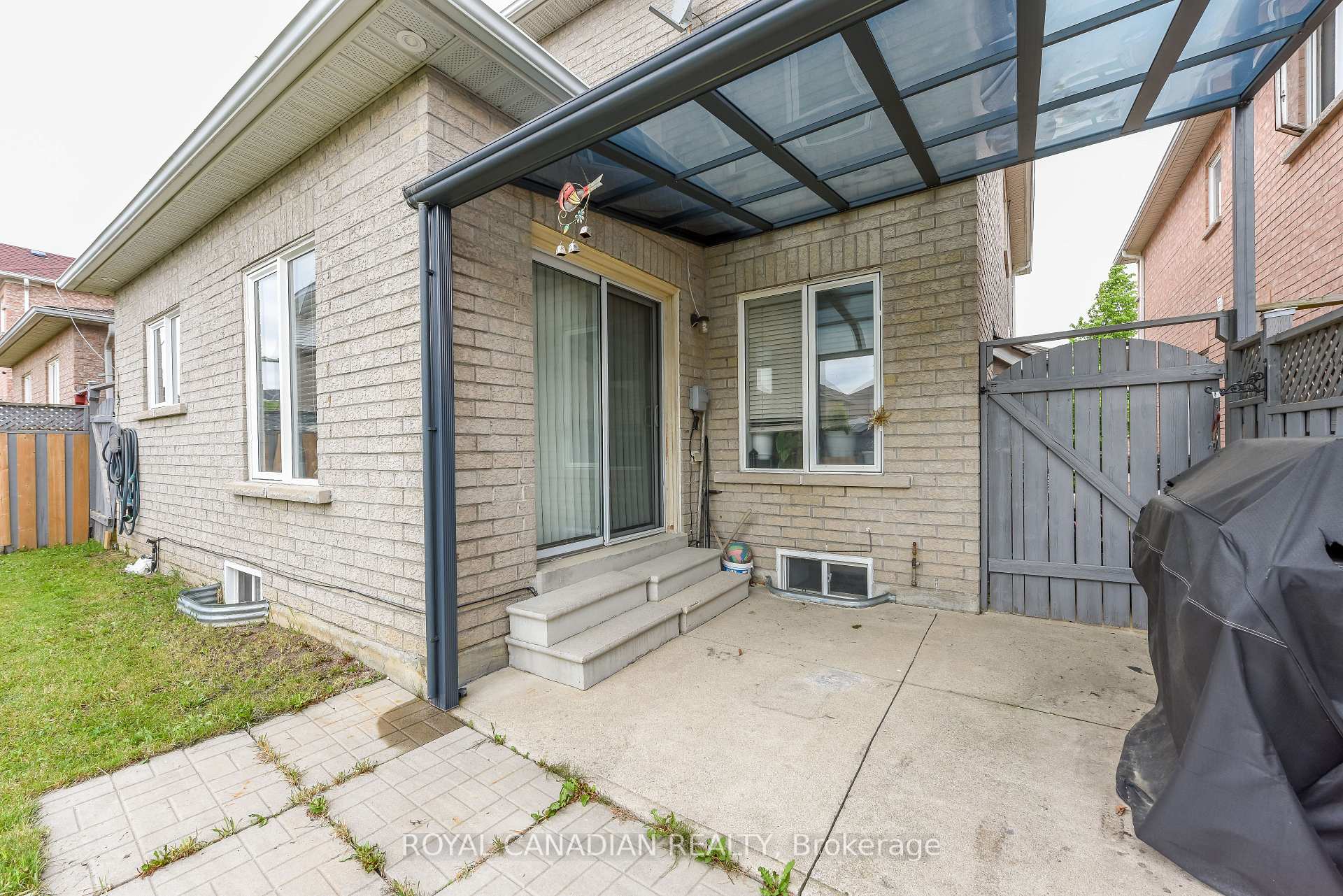 Photo 32 of 29 Dewside Drive, Brampton, Sandringham-Wellington — HOMEH