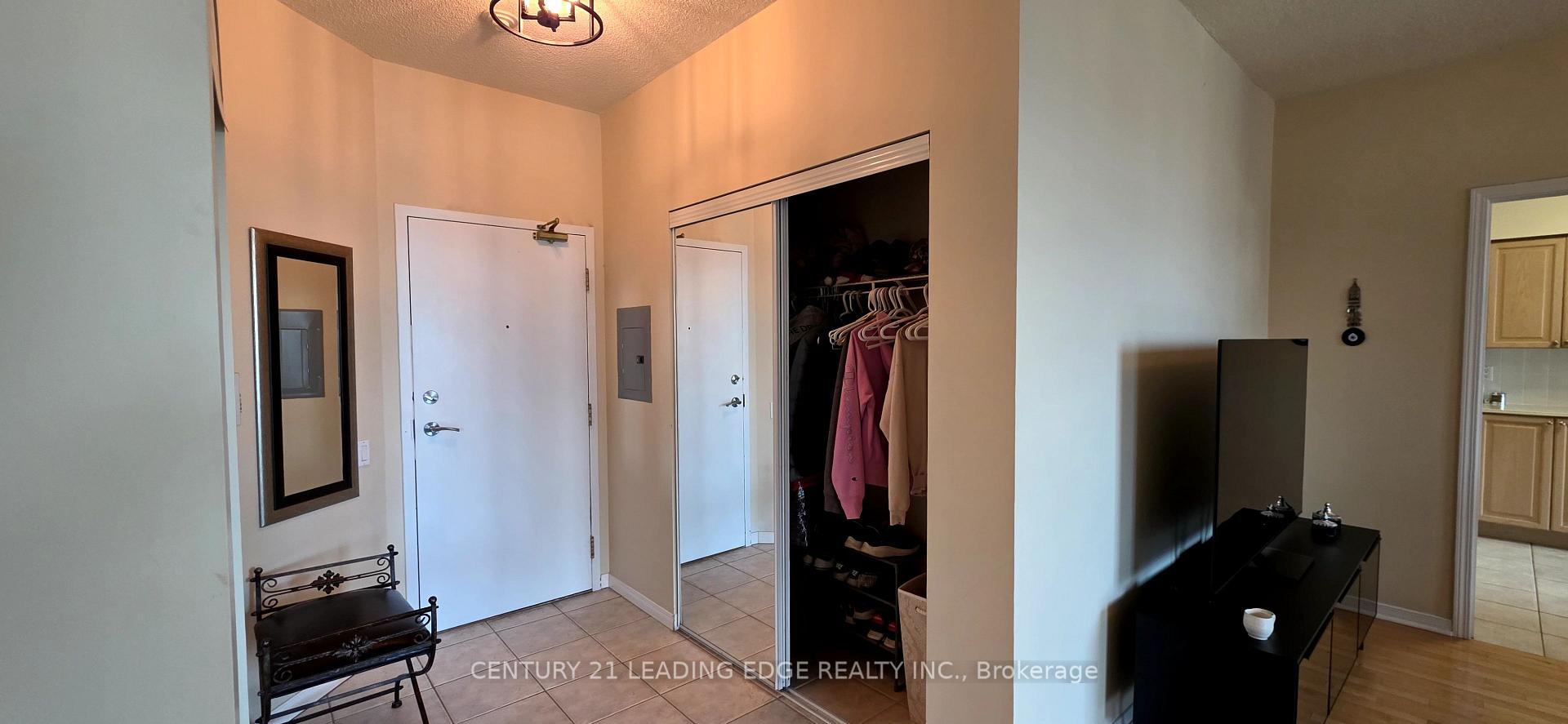 Photo 3 of Unit Ph203, 33 Empress Avenue, North York, Willowdale East — HOMEH