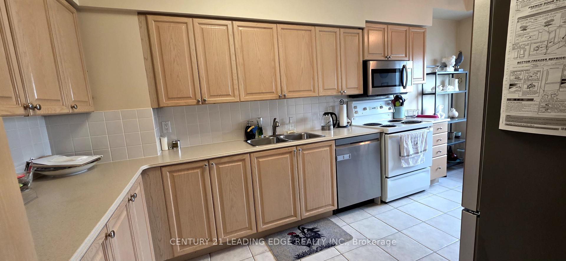 Photo 12 of Unit Ph203, 33 Empress Avenue, North York, Willowdale East — HOMEH