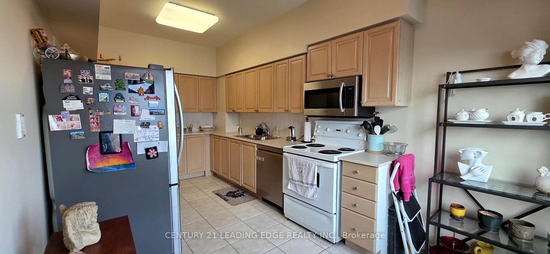 Photo 13 of Unit Ph203, 33 Empress Avenue, North York, Willowdale East — HOMEH