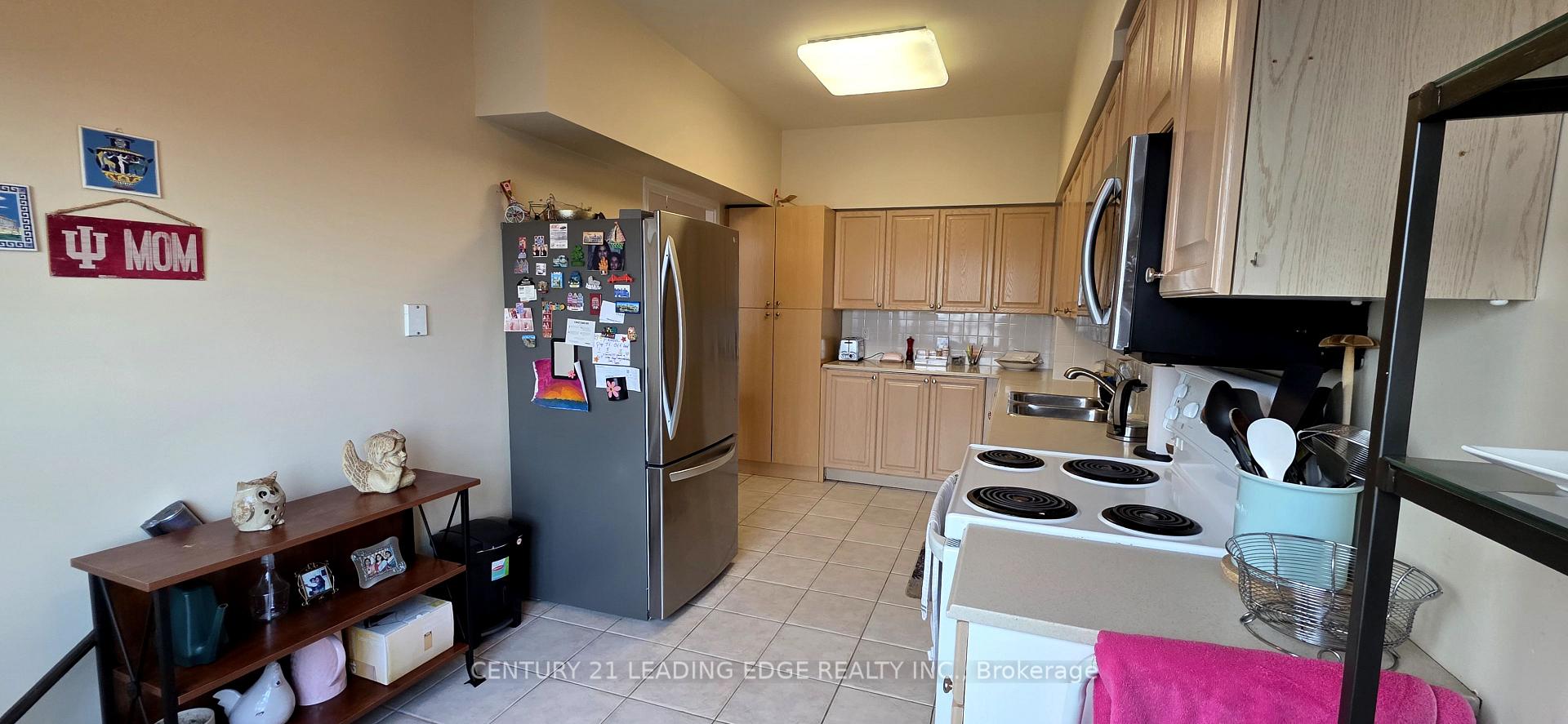 Photo 14 of Unit Ph203, 33 Empress Avenue, North York, Willowdale East — HOMEH