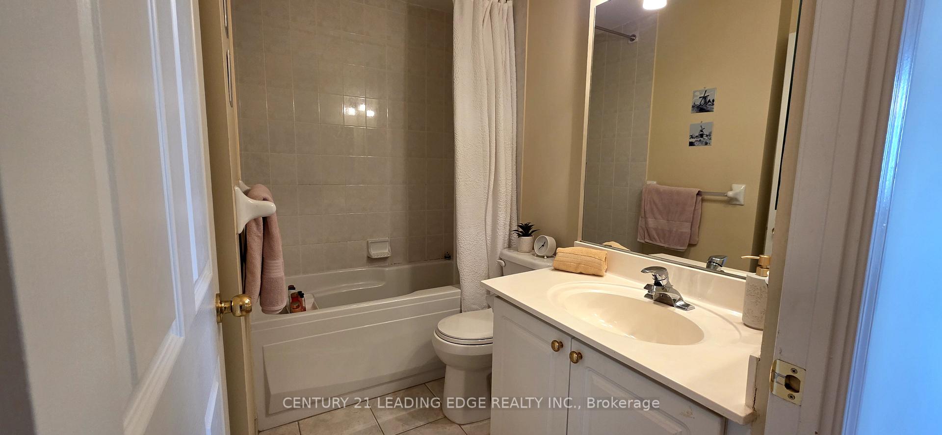 Photo 17 of Unit Ph203, 33 Empress Avenue, North York, Willowdale East — HOMEH
