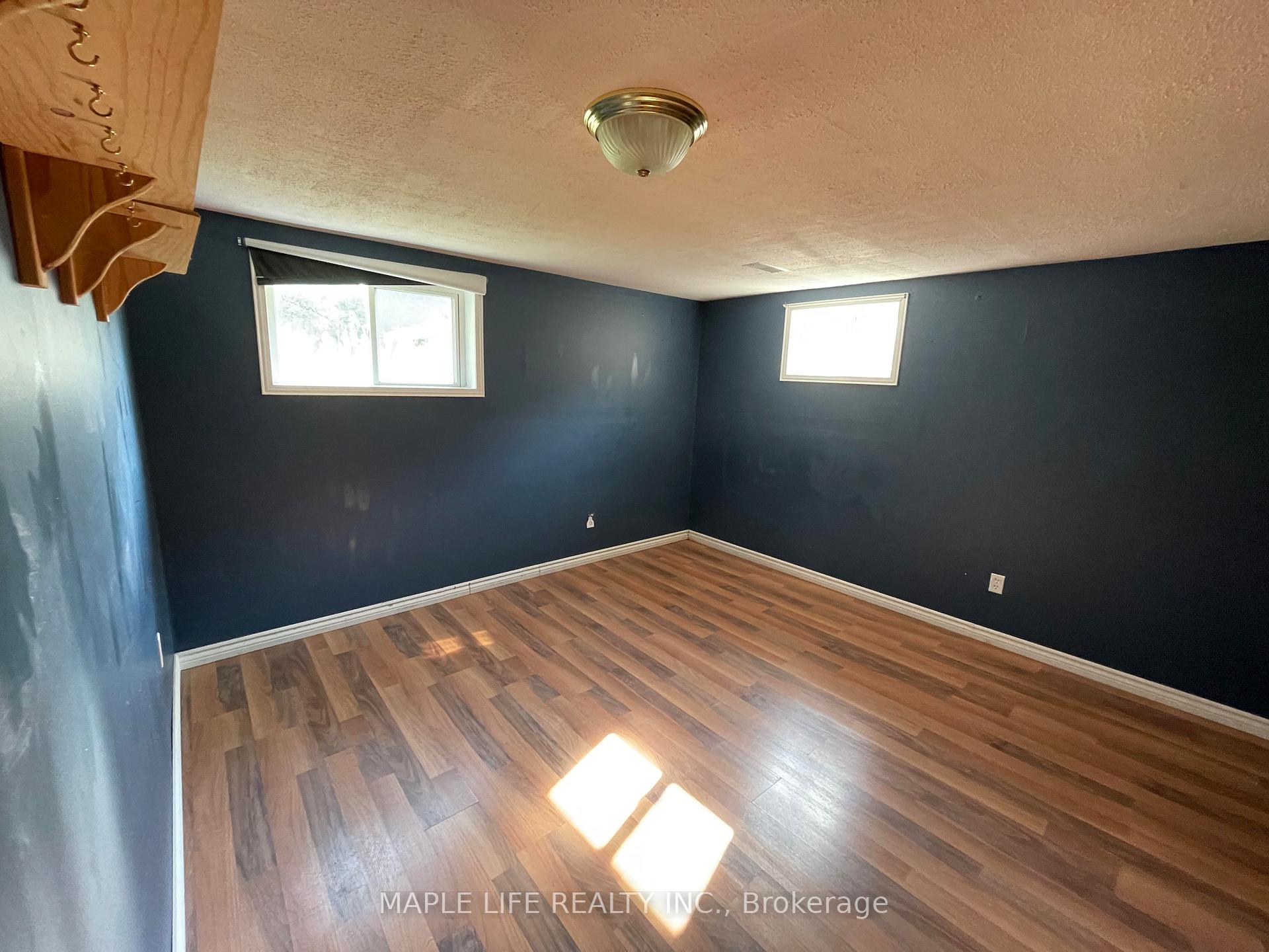 Photo 6 of 886bsmt Srigley Street, Newmarket, Gorham-College Manor — HOMEH