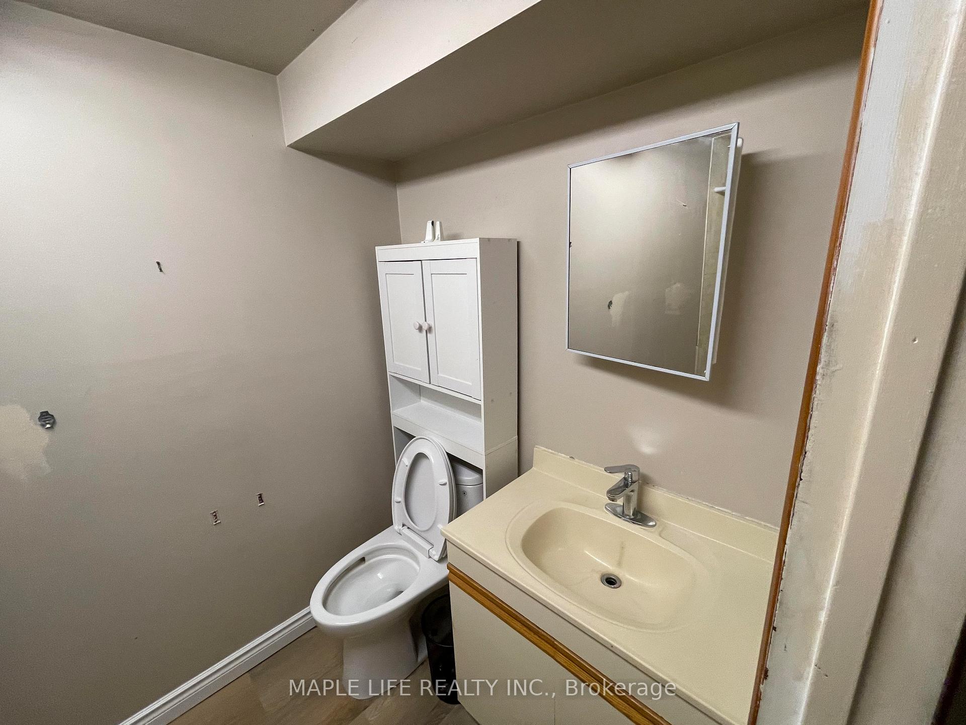 Photo 9 of 886bsmt Srigley Street, Newmarket, Gorham-College Manor — HOMEH