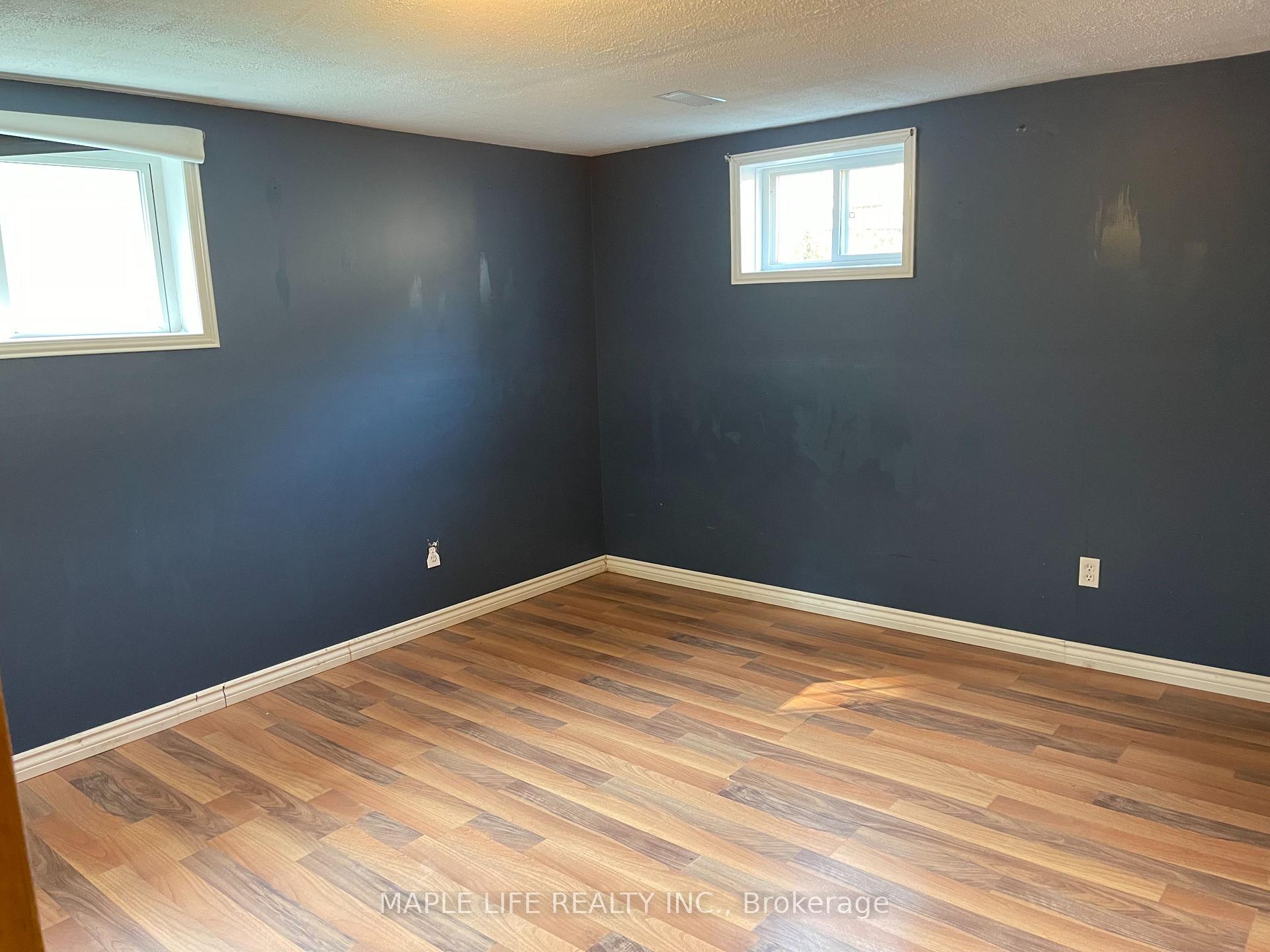 Photo 10 of 886bsmt Srigley Street, Newmarket, Gorham-College Manor — HOMEH