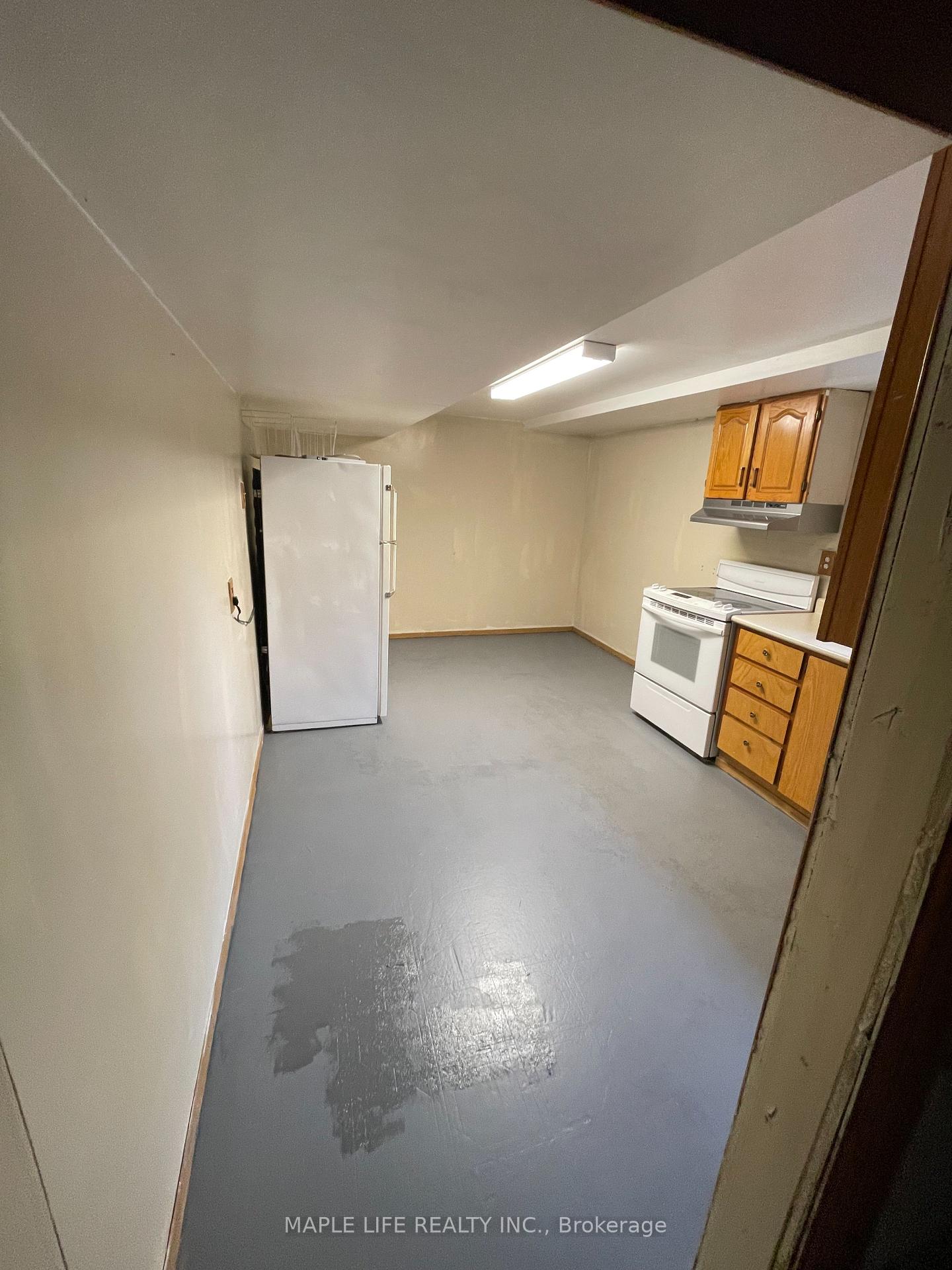 Photo 22 of 886bsmt Srigley Street, Newmarket, Gorham-College Manor — HOMEH