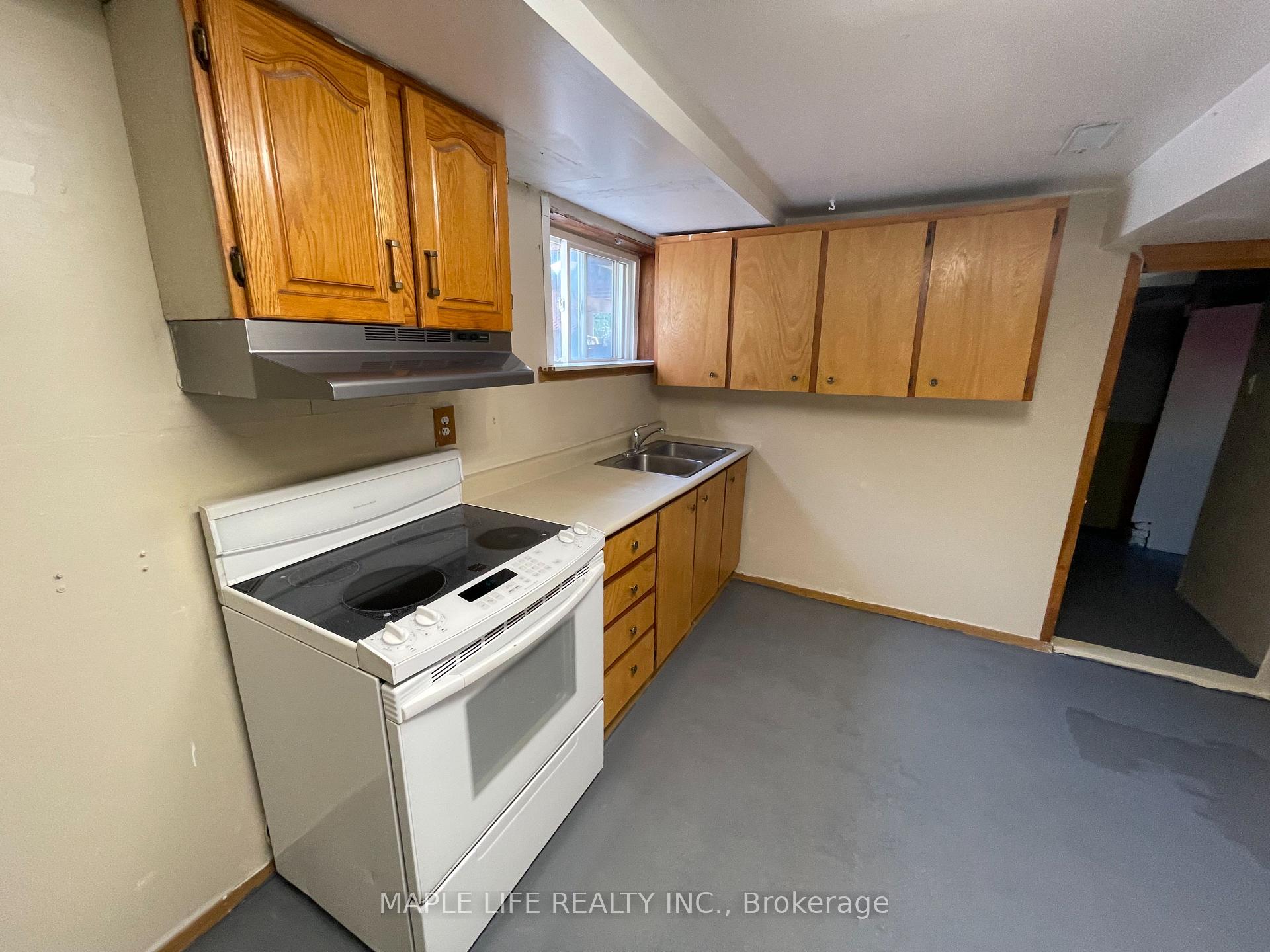 Photo 24 of 886bsmt Srigley Street, Newmarket, Gorham-College Manor — HOMEH