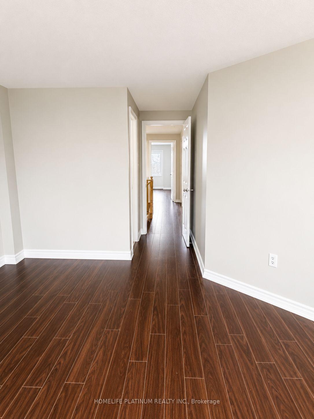 Photo 8 of 16 Langdale Crescent, Brampton, Fletcher's West — HOMEH