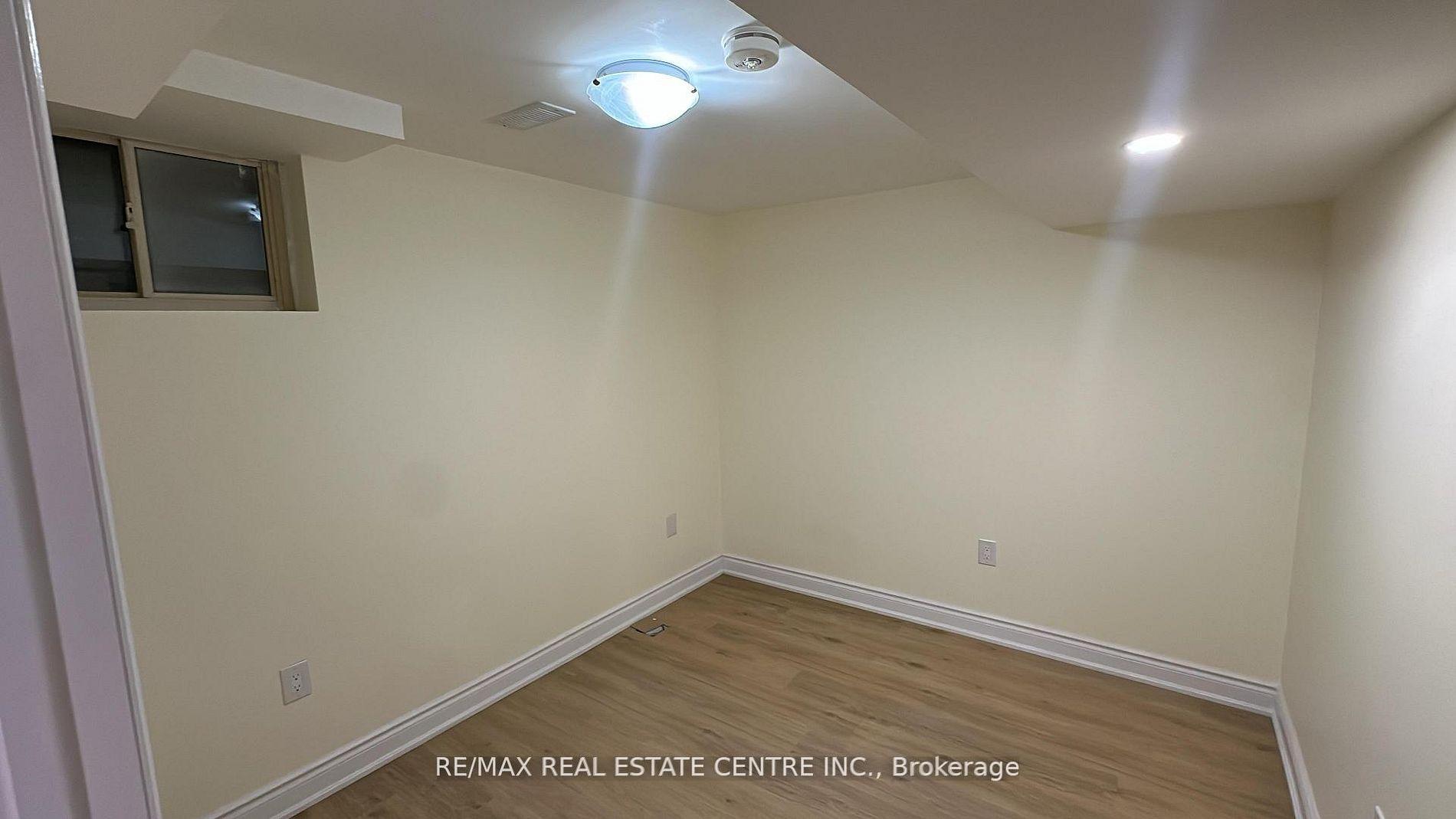 Photo 15 of 31 Haslemere Avenue, Brampton, Brampton East — HOMEH