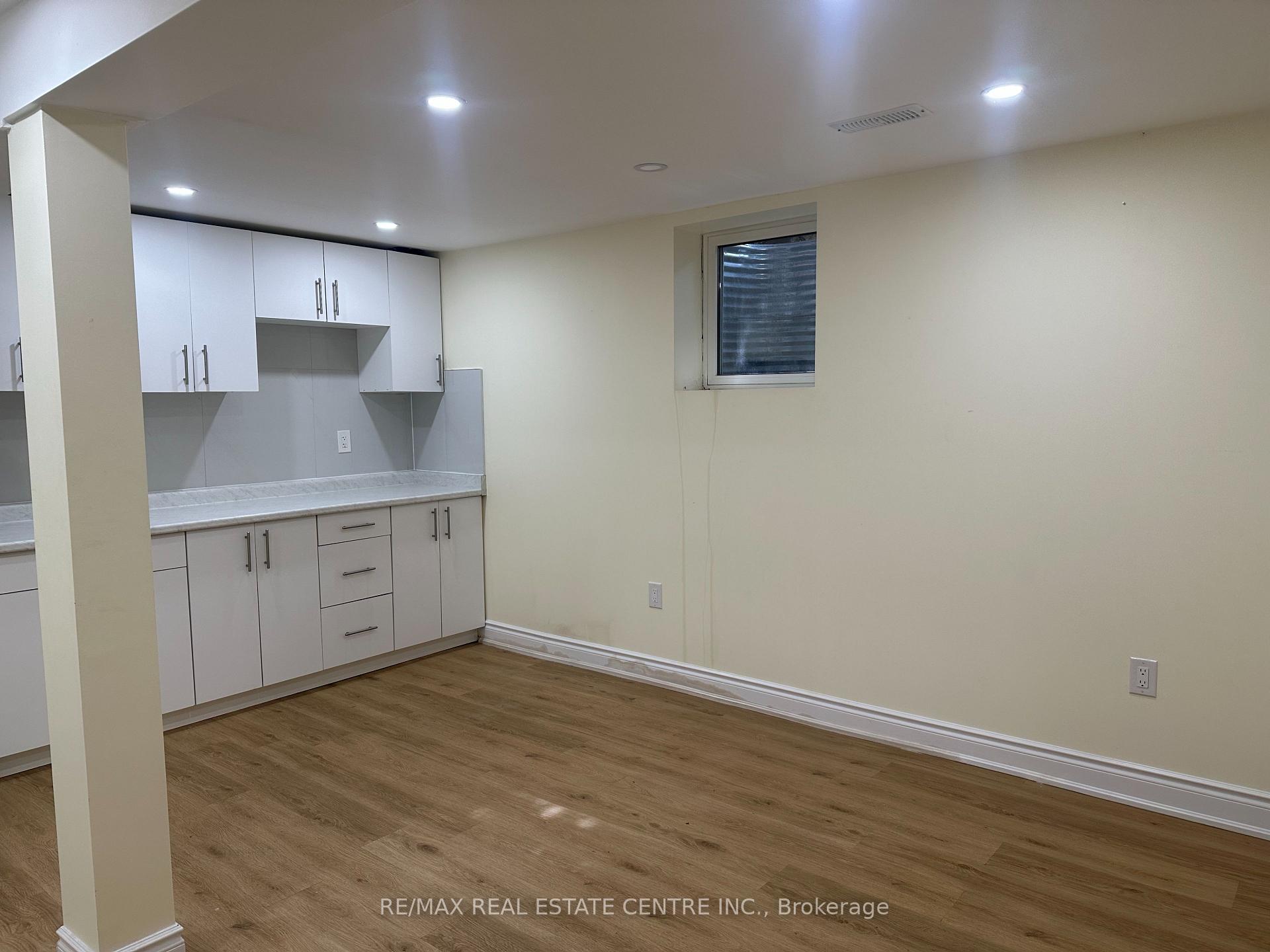 Photo 6 of 31 Haslemere Avenue, Brampton, Brampton East — HOMEH