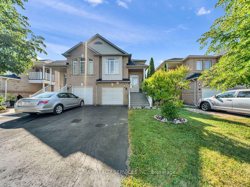 Photo 3 of 101 River Rock Crescent, Brampton, Fletcher's Meadow — HOMEH