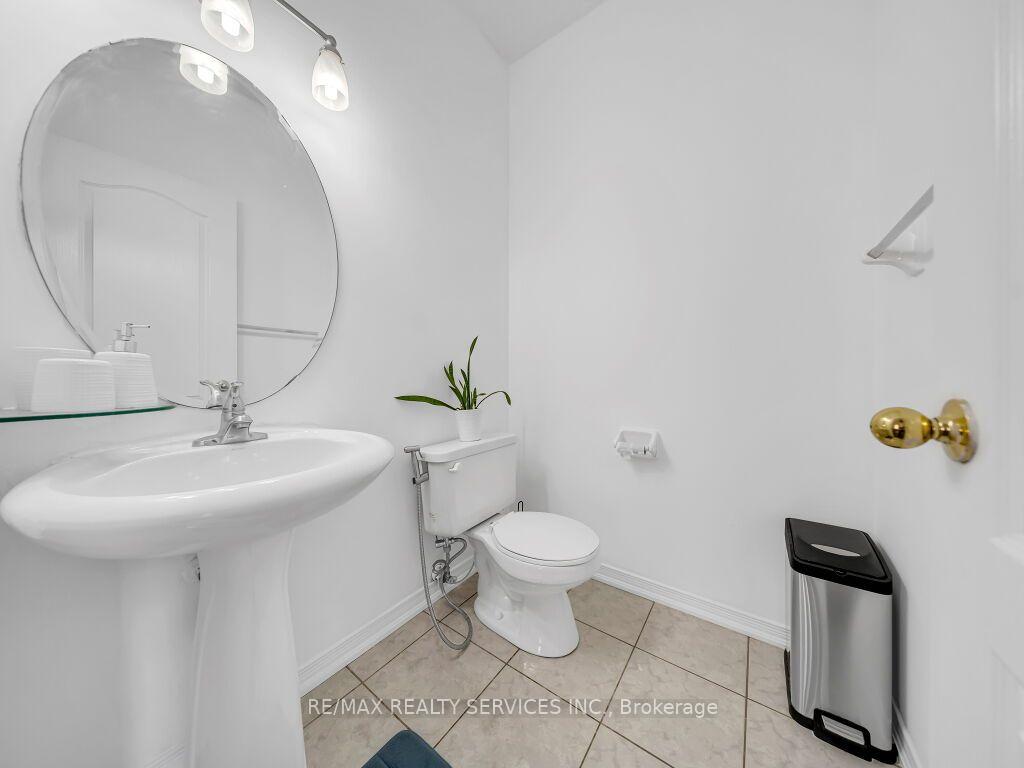 Photo 21 of 101 River Rock Crescent, Brampton, Fletcher's Meadow — HOMEH