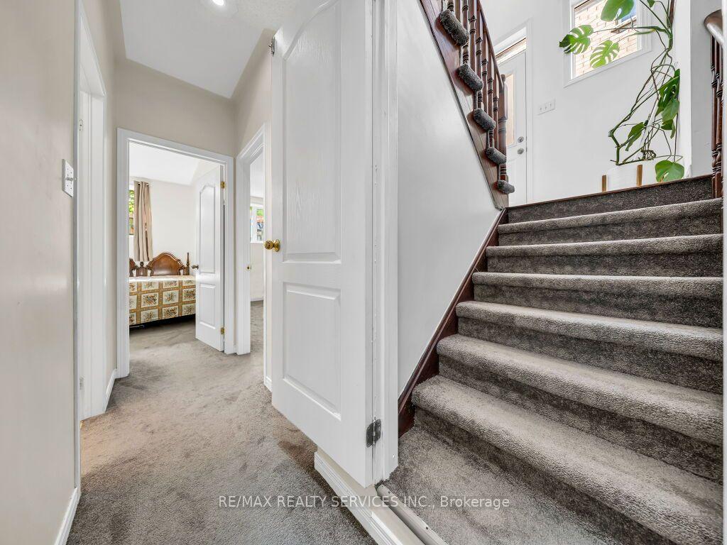 Photo 23 of 101 River Rock Crescent, Brampton, Fletcher's Meadow — HOMEH
