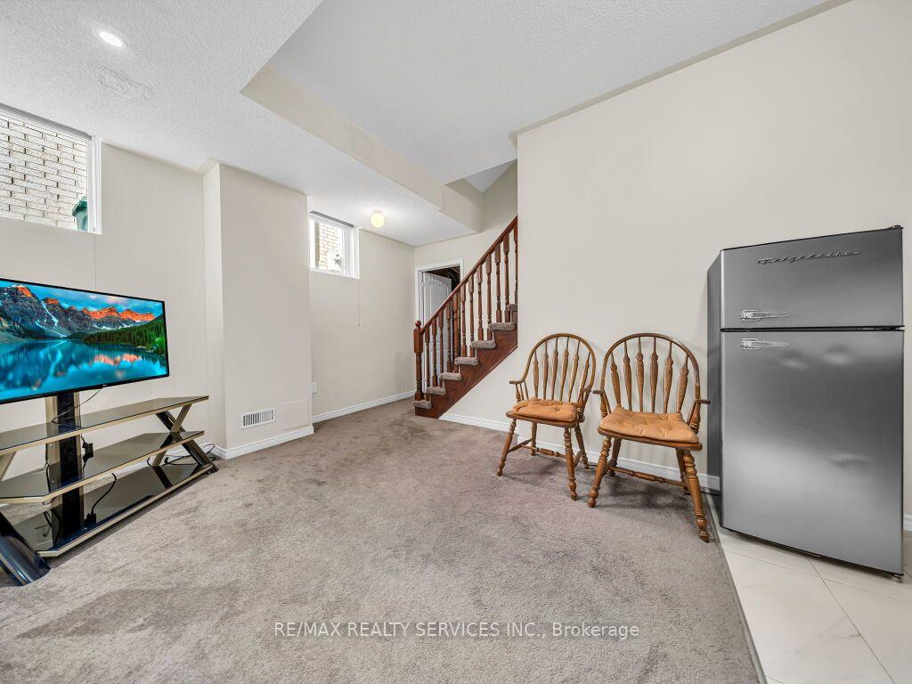 Photo 24 of 101 River Rock Crescent, Brampton, Fletcher's Meadow — HOMEH